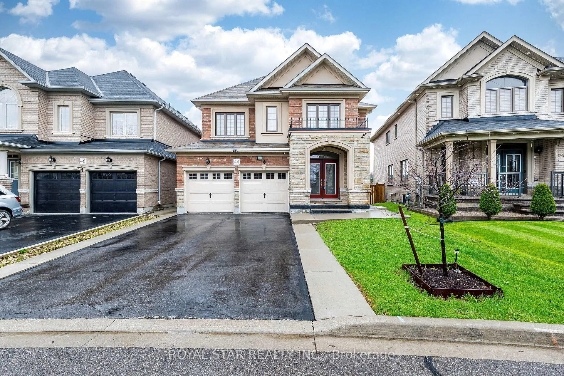 Photo 2 of 44 Hammerhead Road, Brampton, Northwest Brampton — HOMEH