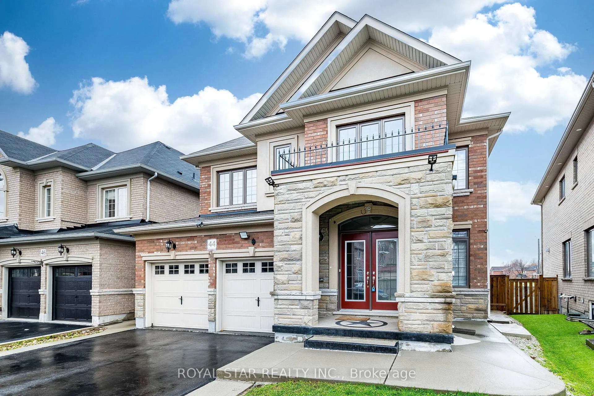 Photo 3 of 44 Hammerhead Road, Brampton, Northwest Brampton — HOMEH