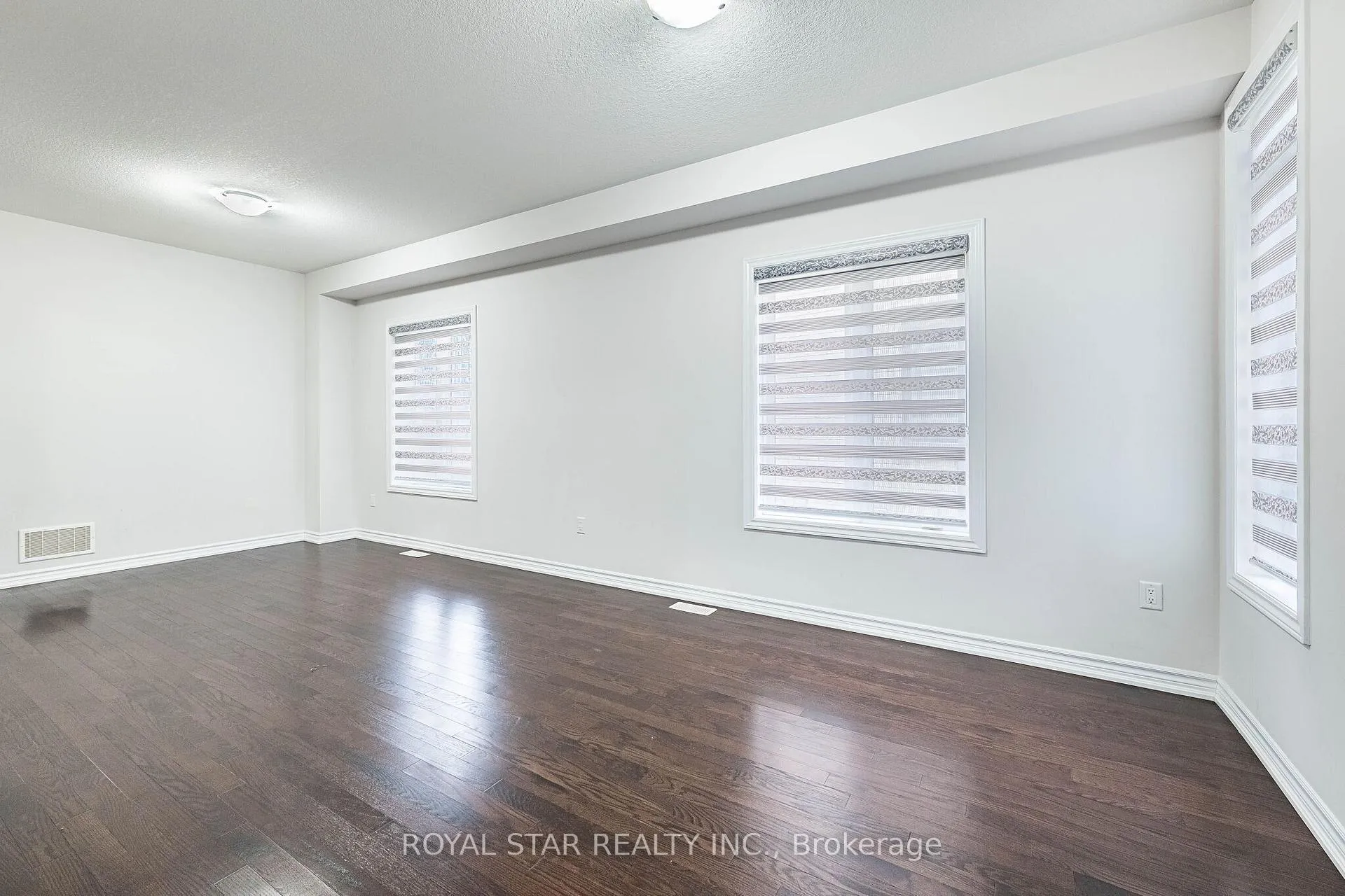 Photo 8 of 44 Hammerhead Road, Brampton, Northwest Brampton — HOMEH