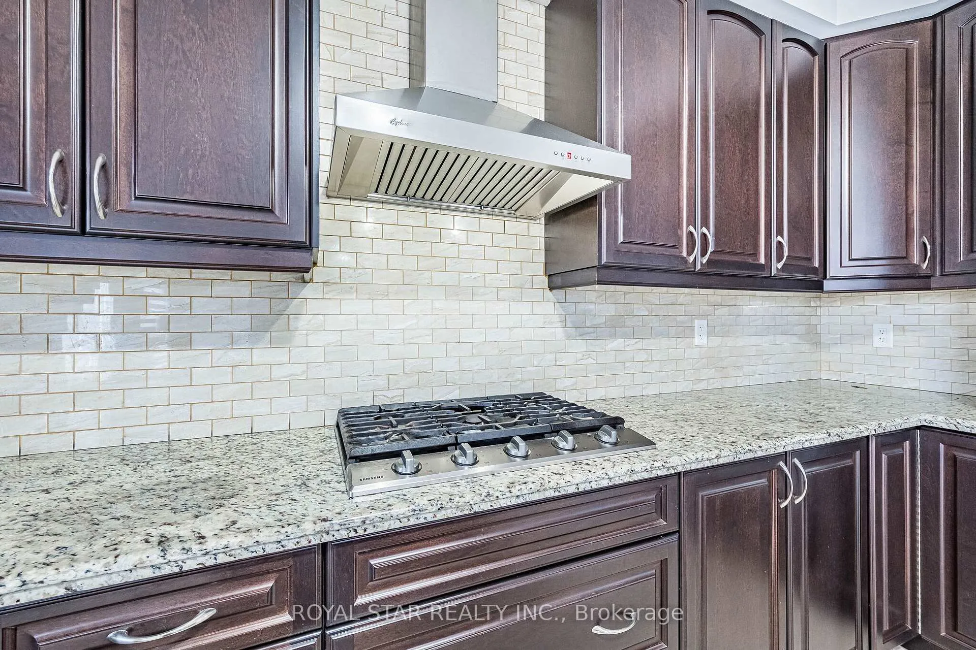 Photo 18 of 44 Hammerhead Road, Brampton, Northwest Brampton — HOMEH