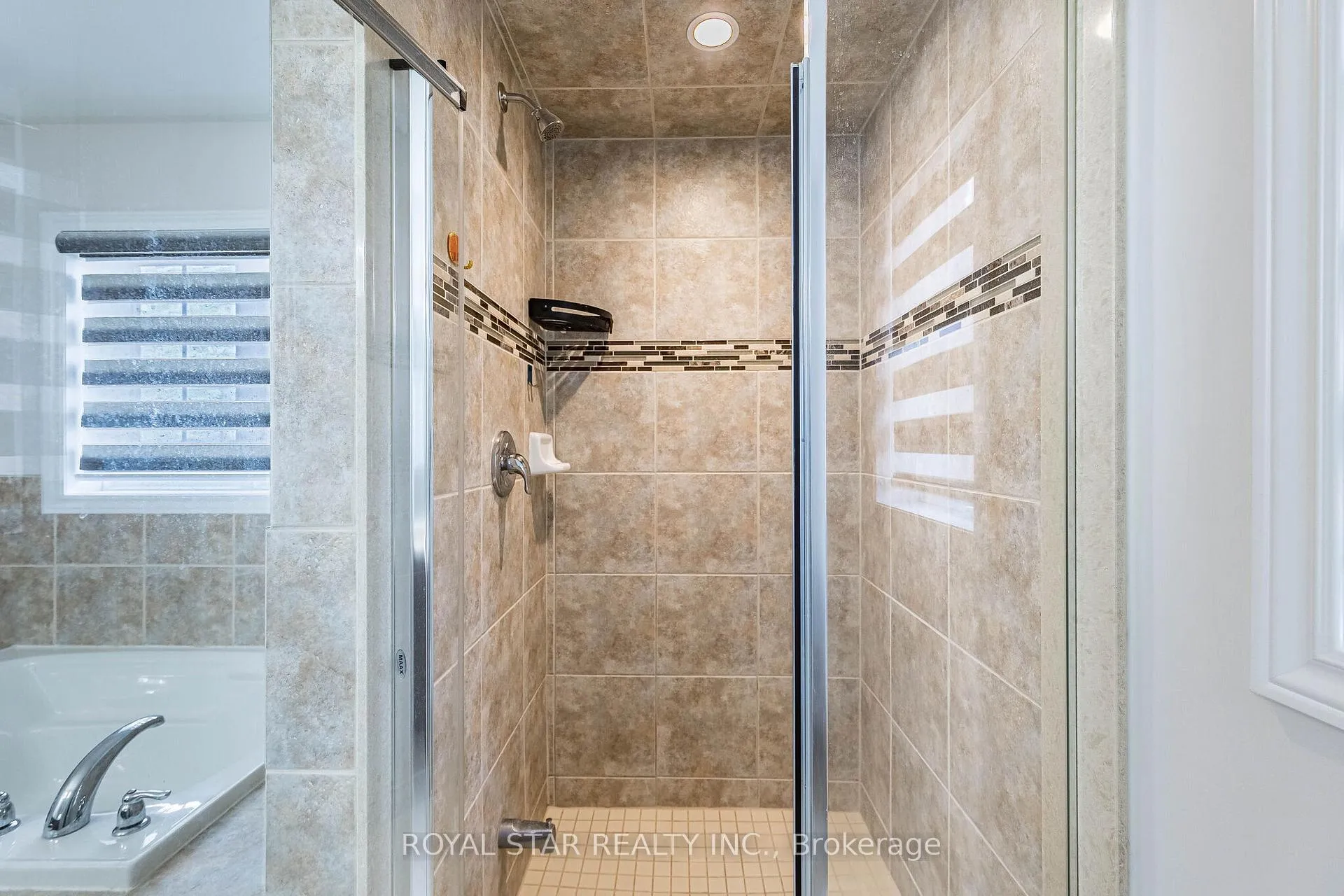 Photo 29 of 44 Hammerhead Road, Brampton, Northwest Brampton — HOMEH