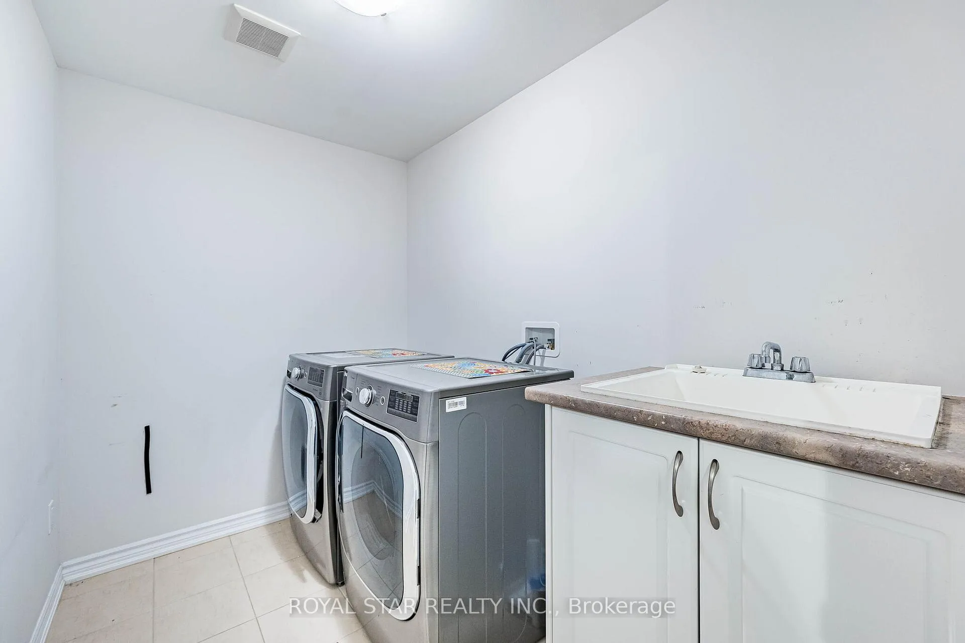 Photo 30 of 44 Hammerhead Road, Brampton, Northwest Brampton — HOMEH