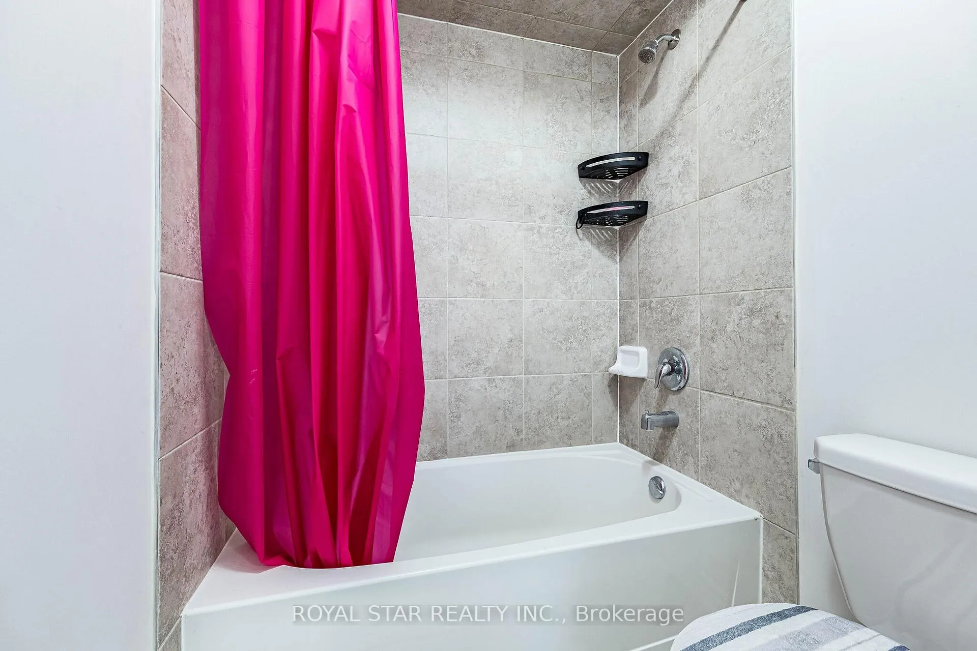Photo 40 of 44 Hammerhead Road, Brampton, Northwest Brampton — HOMEH