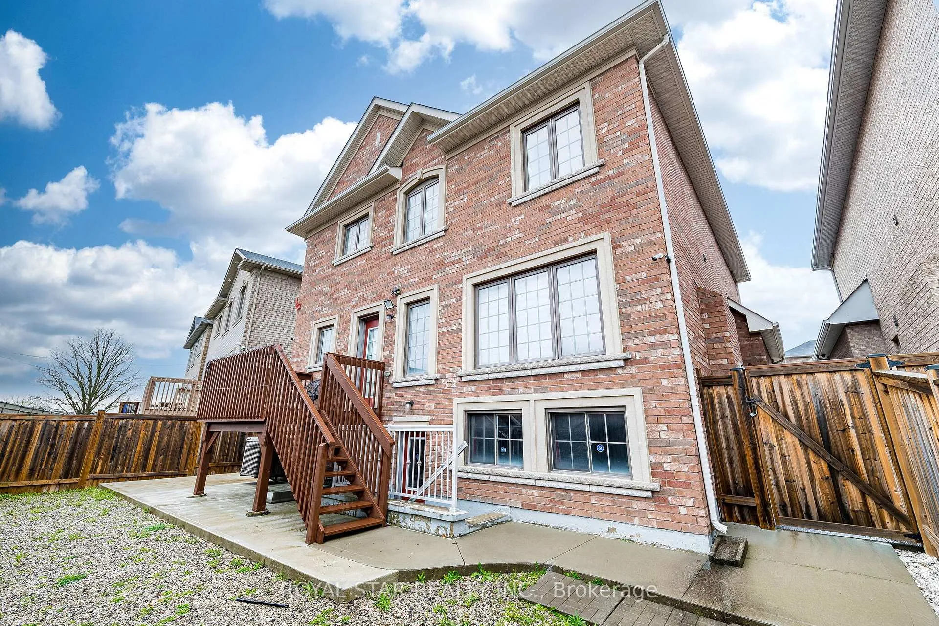 Photo 47 of 44 Hammerhead Road, Brampton, Northwest Brampton — HOMEH