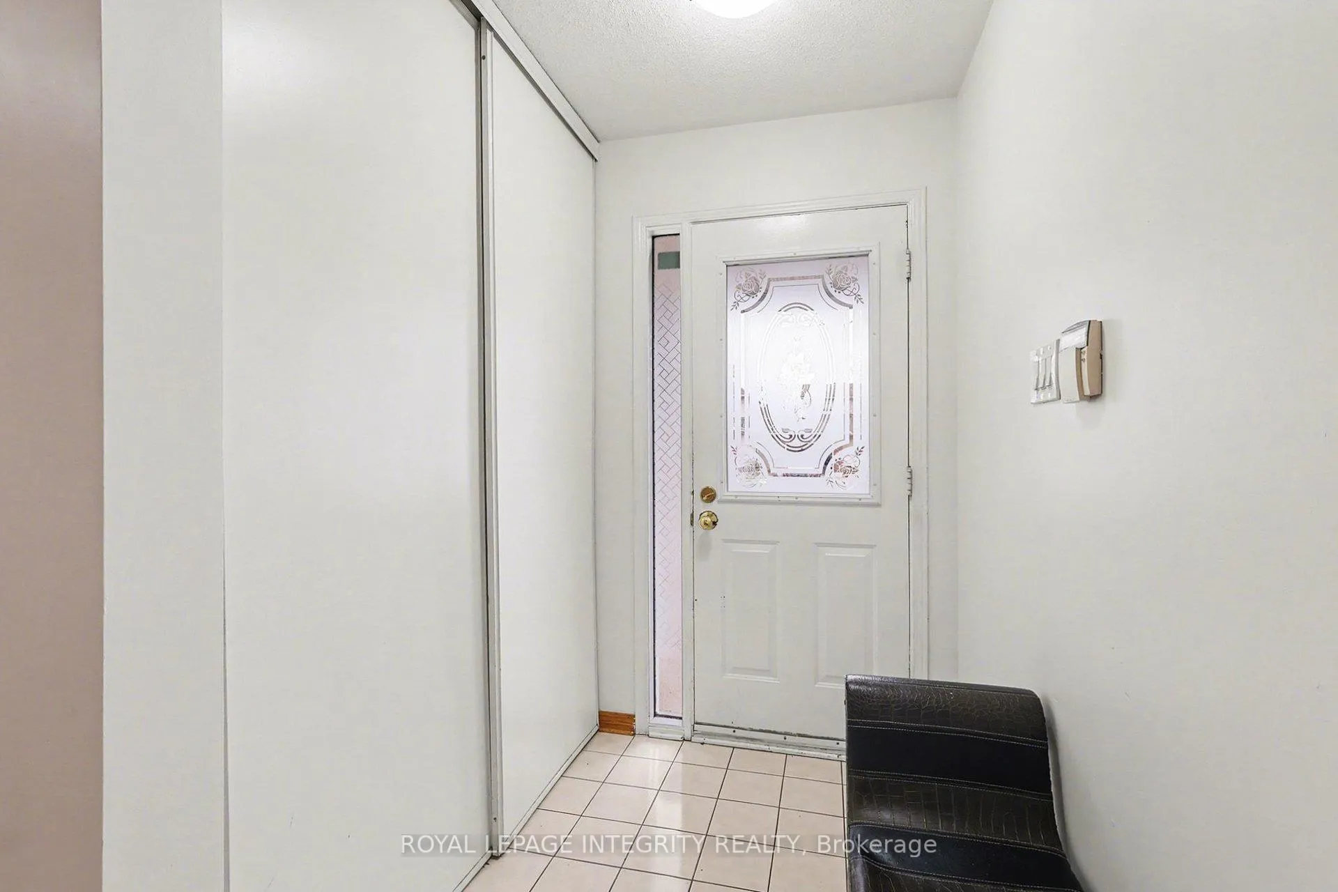 Photo 2 of 2103 Gardenway Drive, Ottawa, Fallingbrook/Gardenway South — HOMEH