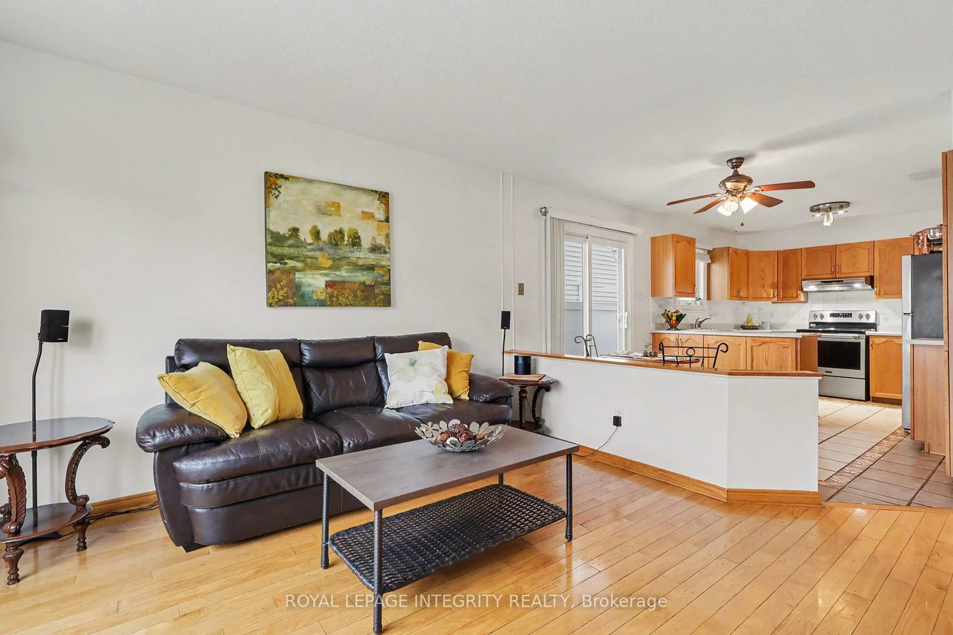 Photo 4 of 2103 Gardenway Drive, Ottawa, Fallingbrook/Gardenway South — HOMEH