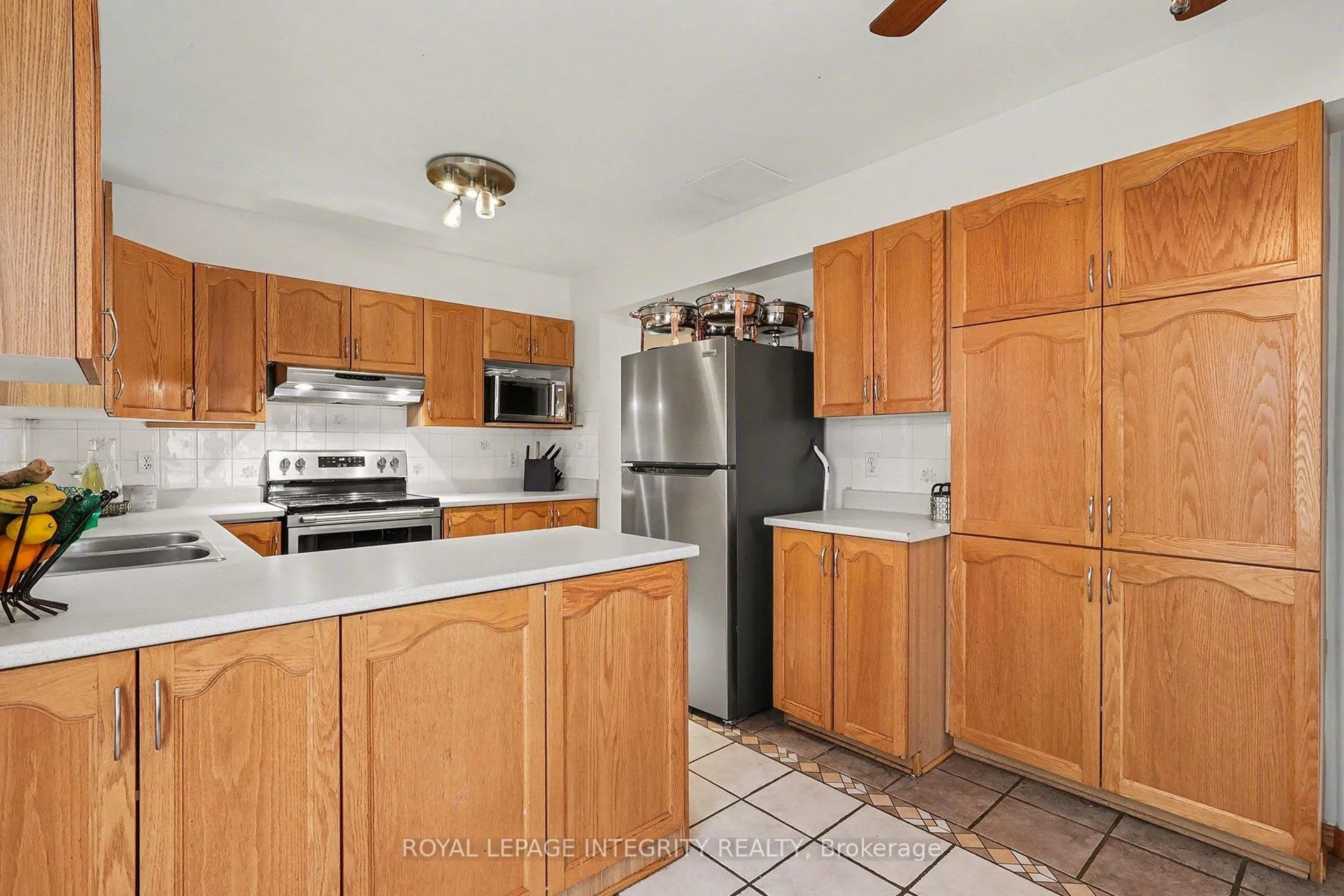 Photo 9 of 2103 Gardenway Drive, Ottawa, Fallingbrook/Gardenway South — HOMEH