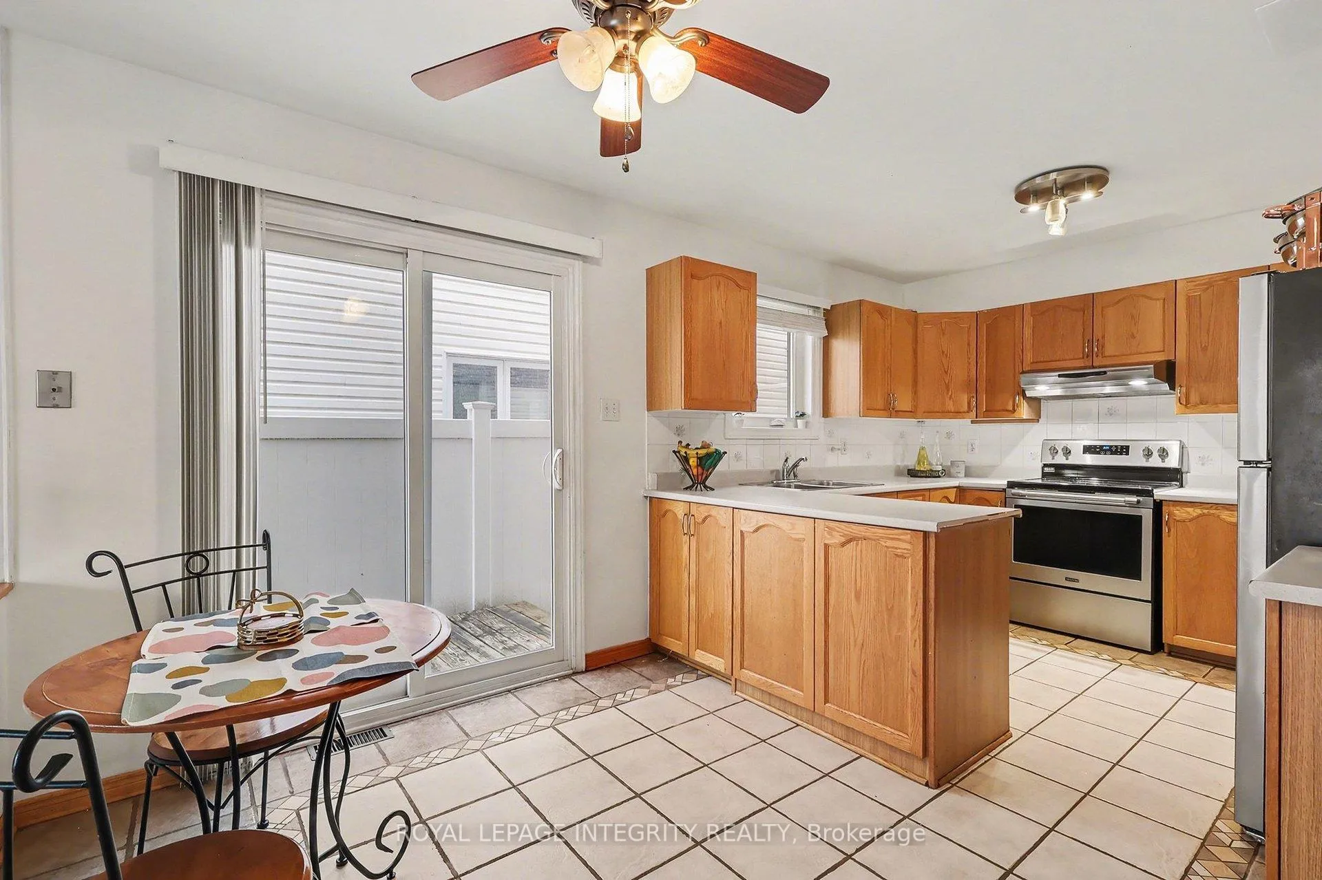 Photo 11 of 2103 Gardenway Drive, Ottawa, Fallingbrook/Gardenway South — HOMEH