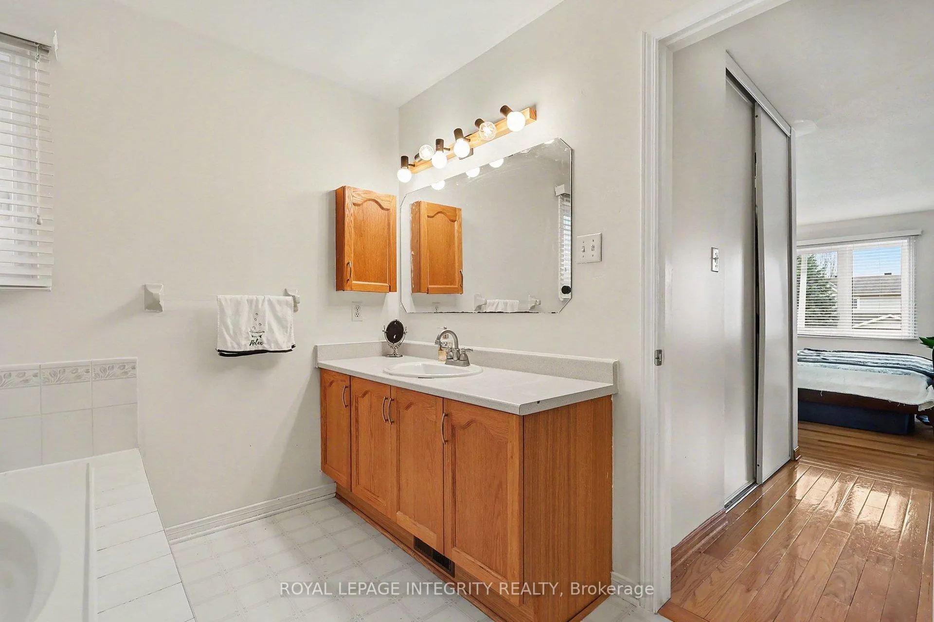 Photo 18 of 2103 Gardenway Drive, Ottawa, Fallingbrook/Gardenway South — HOMEH