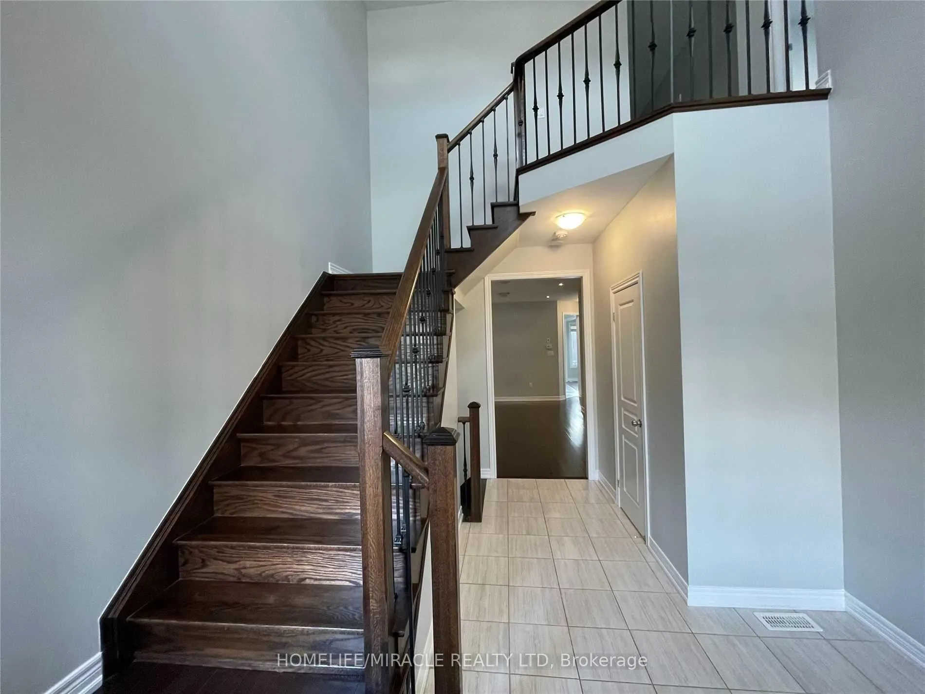 Photo 3 of 50 O'conner Crescent, Brampton, Bram East — HOMEH