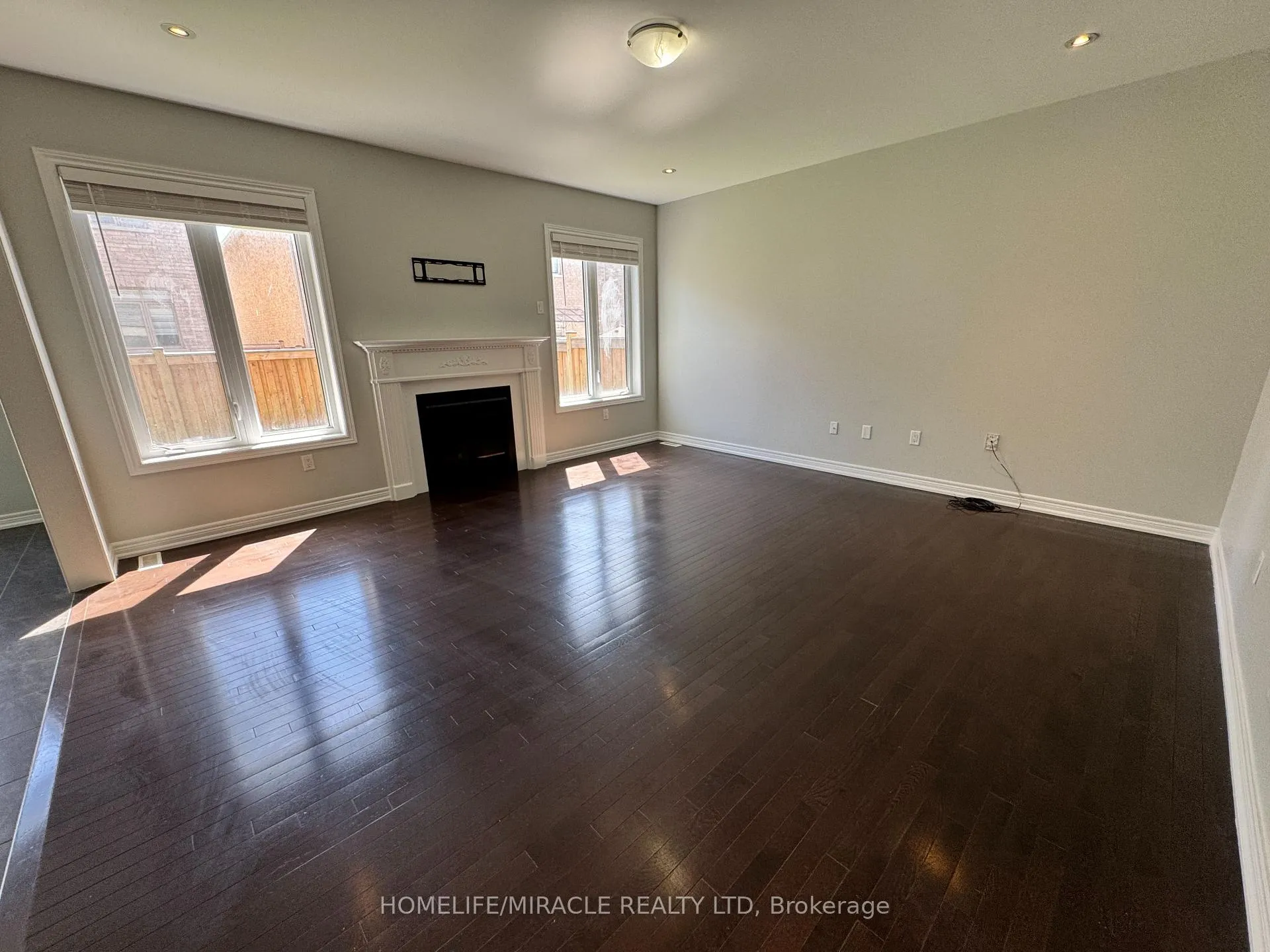 Photo 8 of 50 O'conner Crescent, Brampton, Bram East — HOMEH