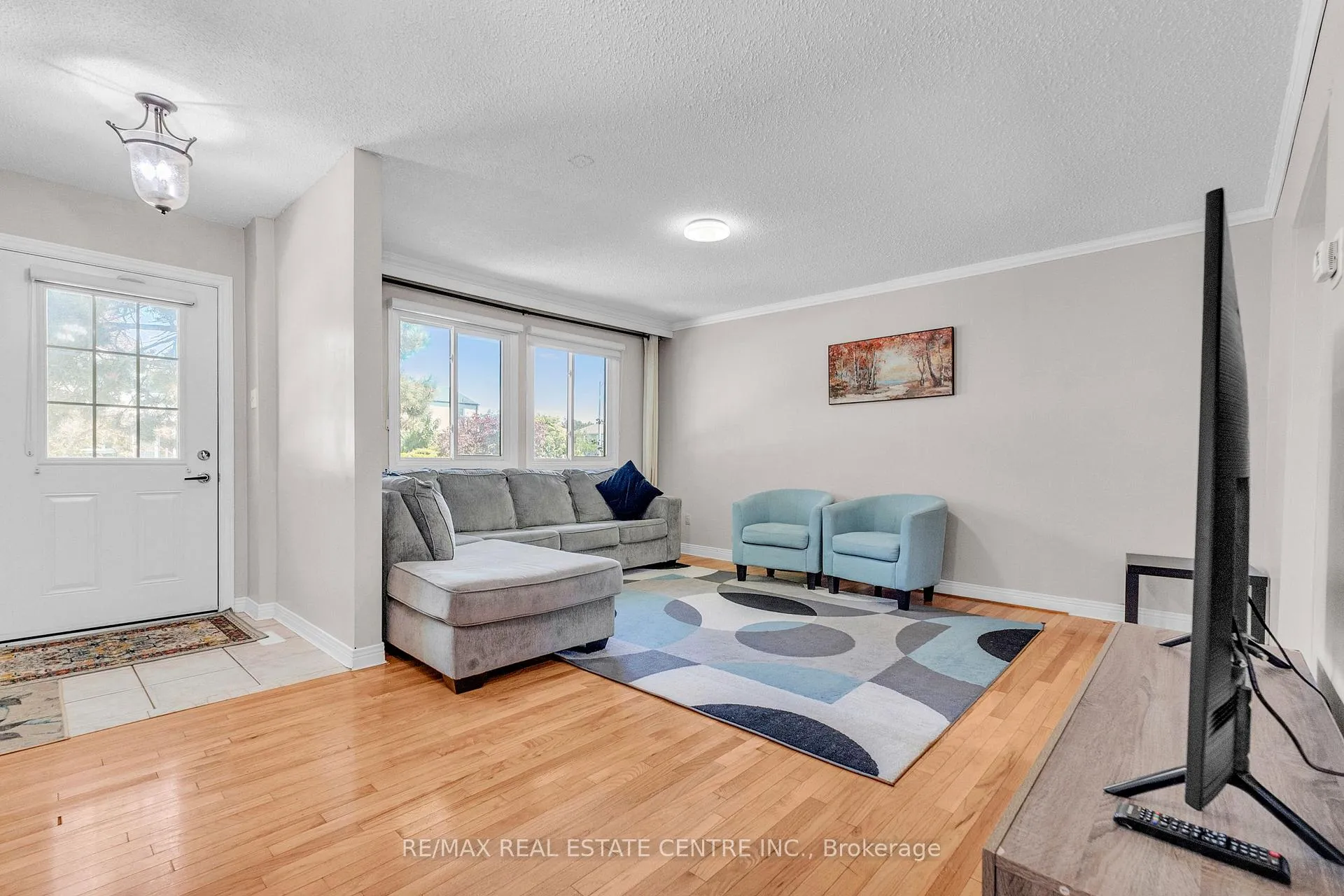 Photo 4 of Unit 102, 105 Hansen Road N, Brampton, Madoc — HOMEH