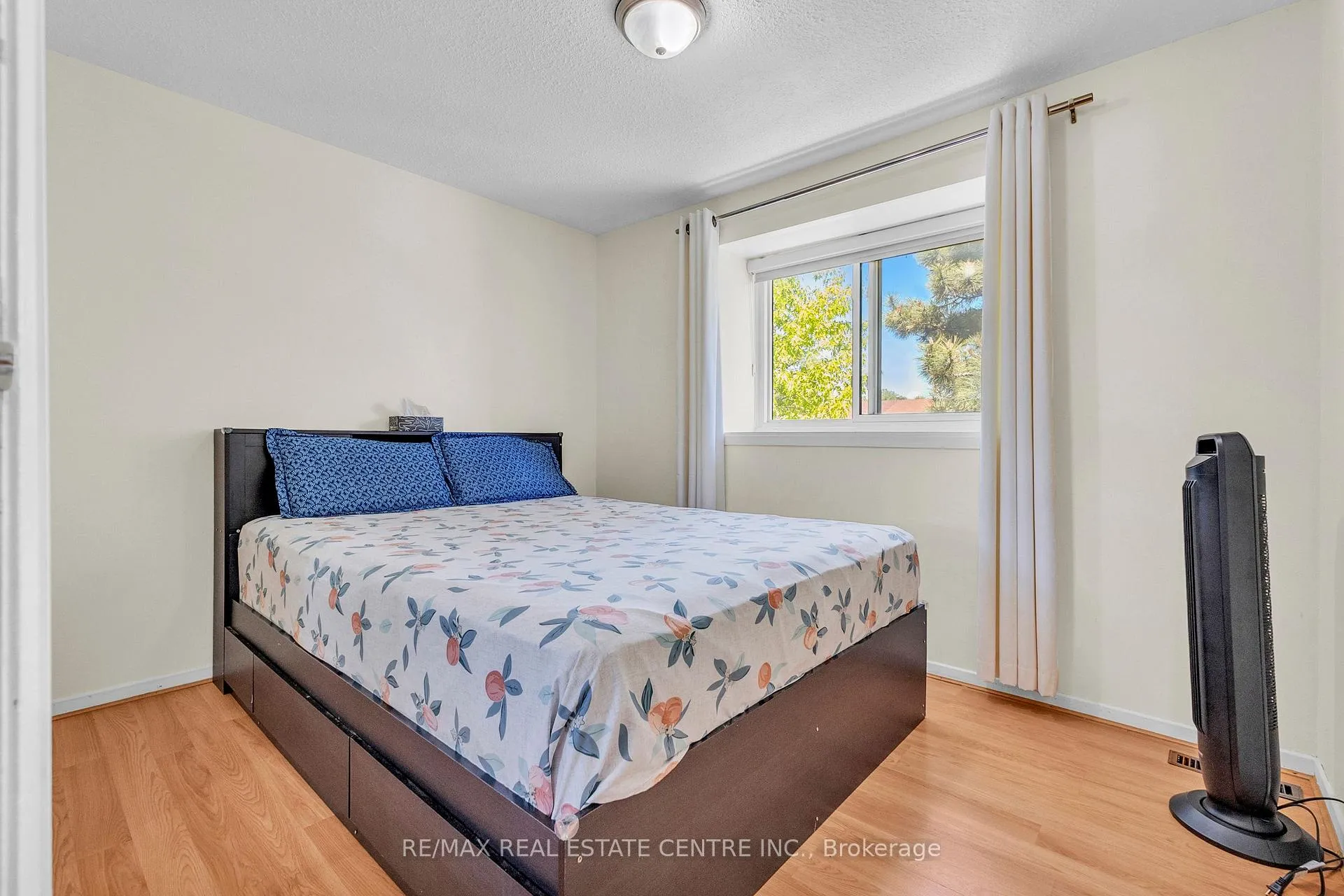 Photo 20 of Unit 102, 105 Hansen Road N, Brampton, Madoc — HOMEH