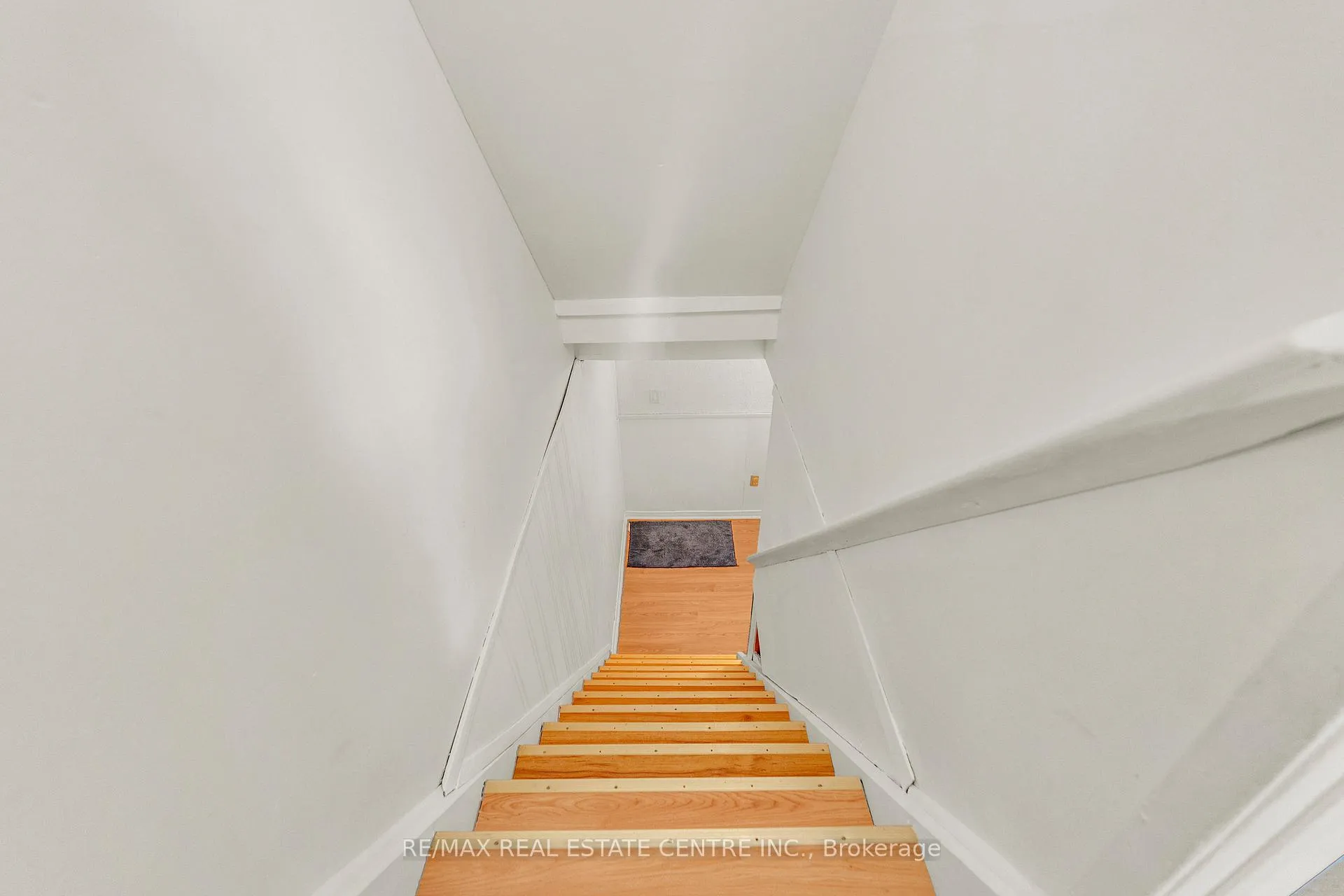 Photo 22 of Unit 102, 105 Hansen Road N, Brampton, Madoc — HOMEH