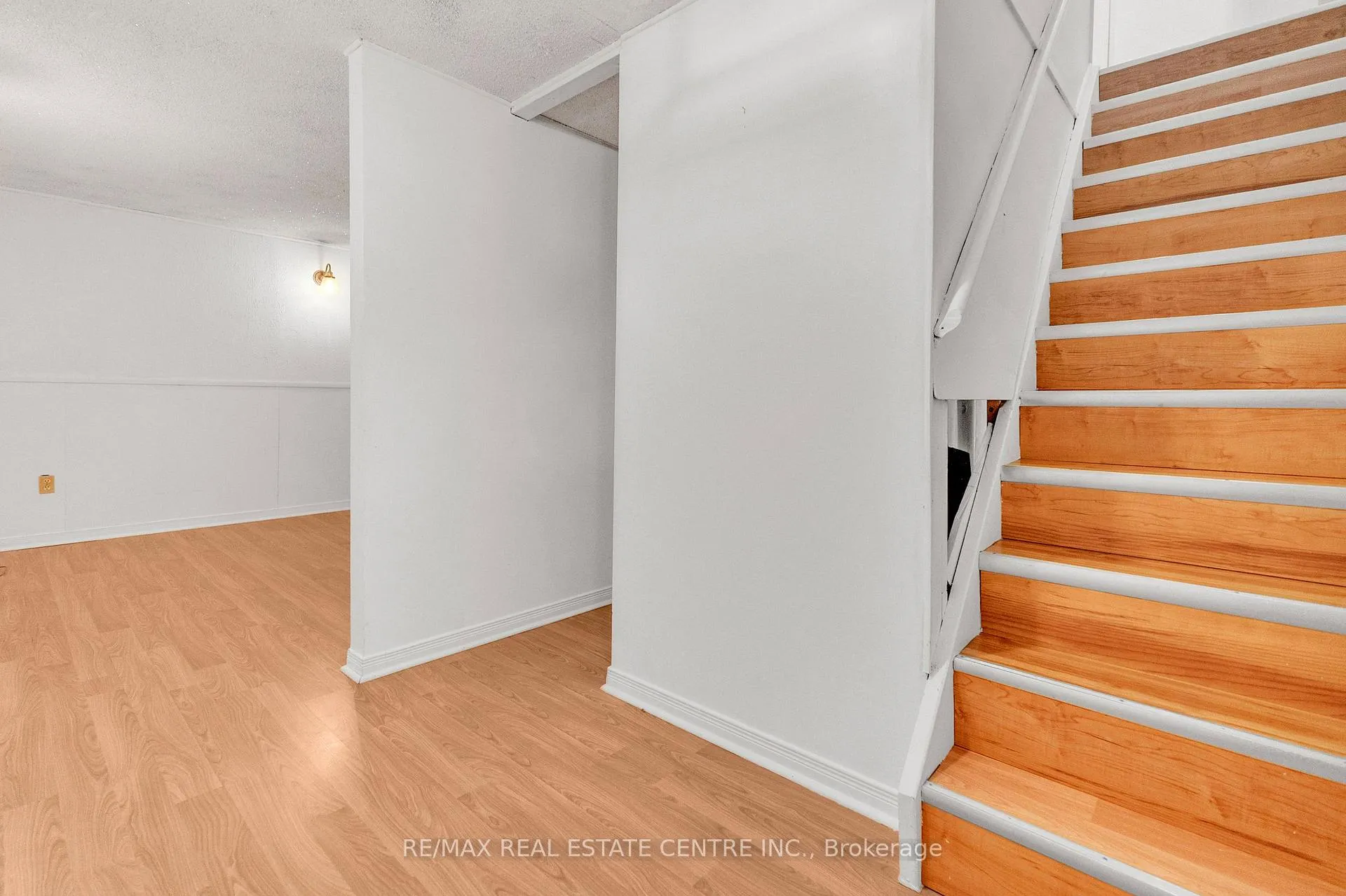 Photo 23 of Unit 102, 105 Hansen Road N, Brampton, Madoc — HOMEH