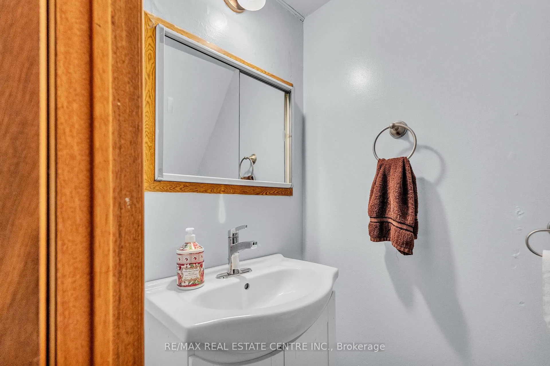 Photo 24 of Unit 102, 105 Hansen Road N, Brampton, Madoc — HOMEH