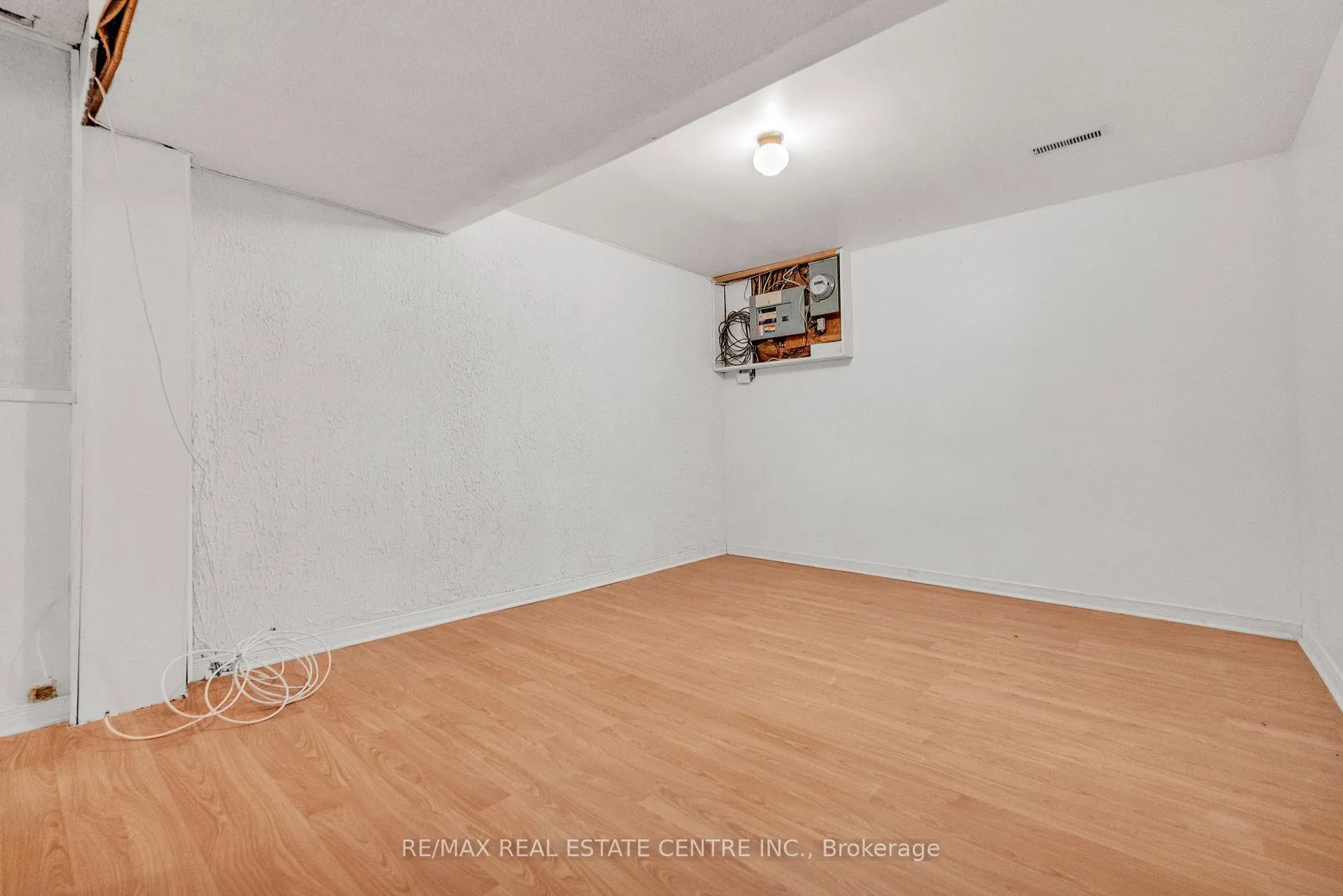 Photo 26 of Unit 102, 105 Hansen Road N, Brampton, Madoc — HOMEH