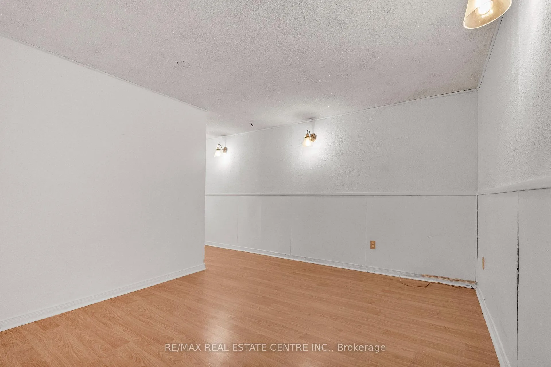 Photo 28 of Unit 102, 105 Hansen Road N, Brampton, Madoc — HOMEH
