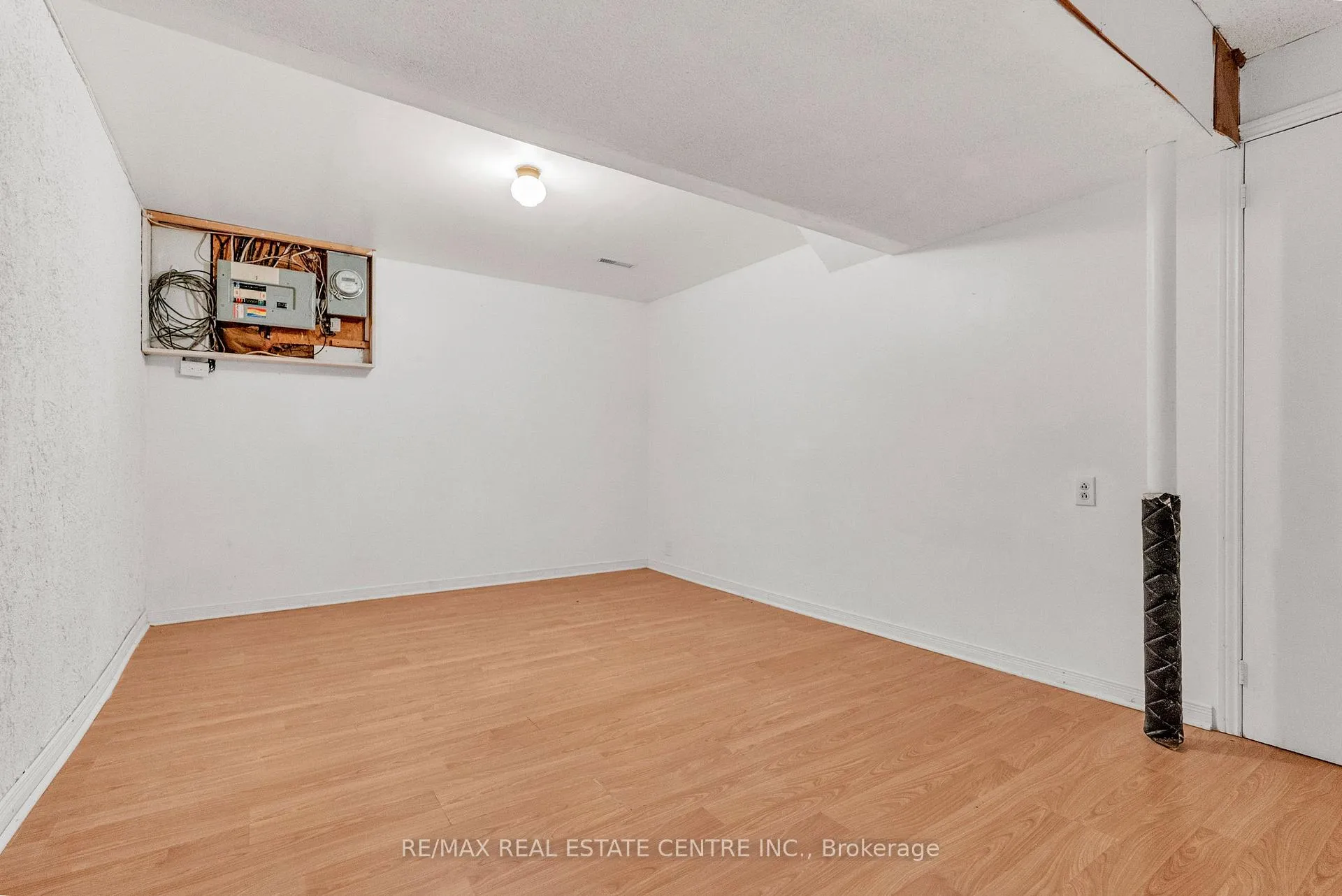 Photo 29 of Unit 102, 105 Hansen Road N, Brampton, Madoc — HOMEH