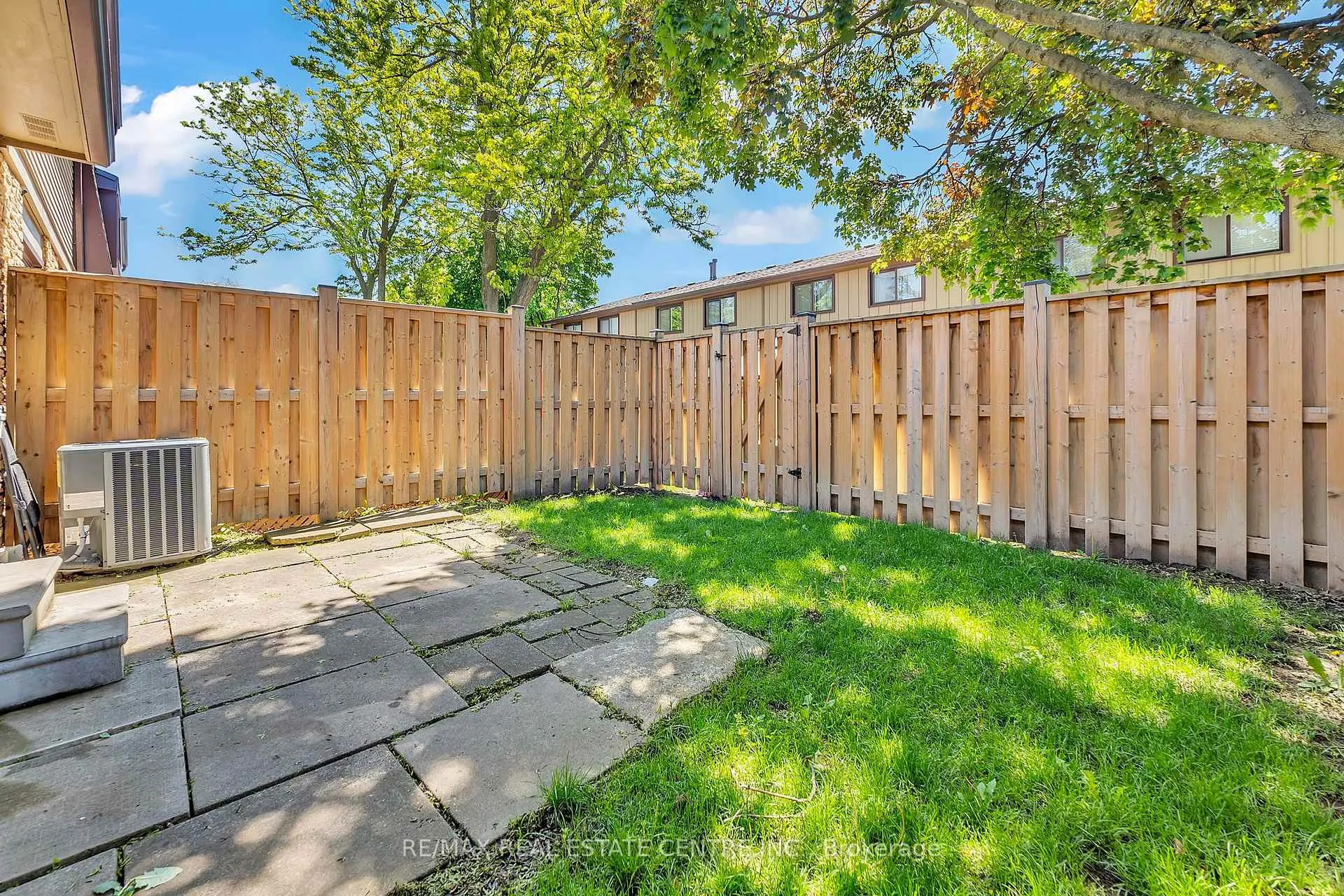 Photo 30 of Unit 102, 105 Hansen Road N, Brampton, Madoc — HOMEH