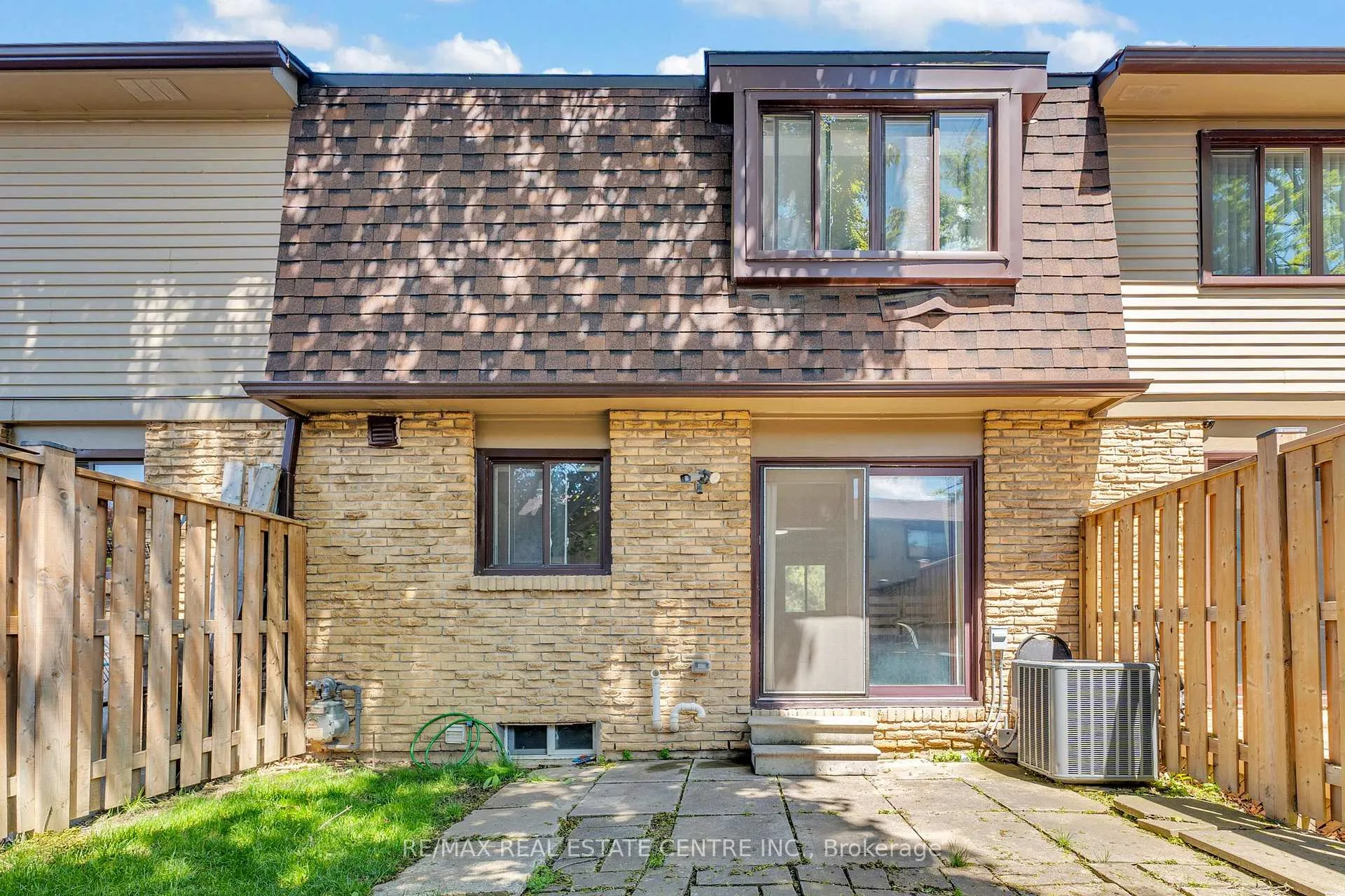 Photo 32 of Unit 102, 105 Hansen Road N, Brampton, Madoc — HOMEH