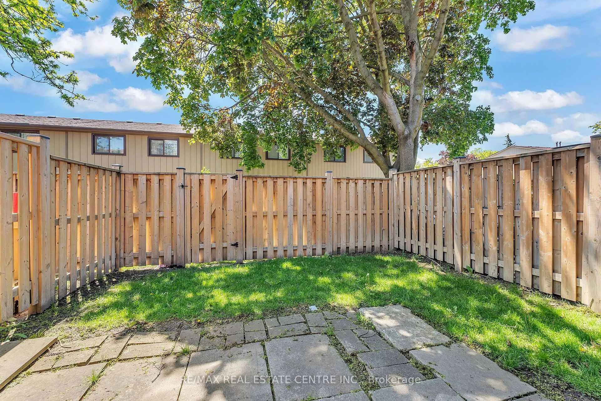 Photo 33 of Unit 102, 105 Hansen Road N, Brampton, Madoc — HOMEH