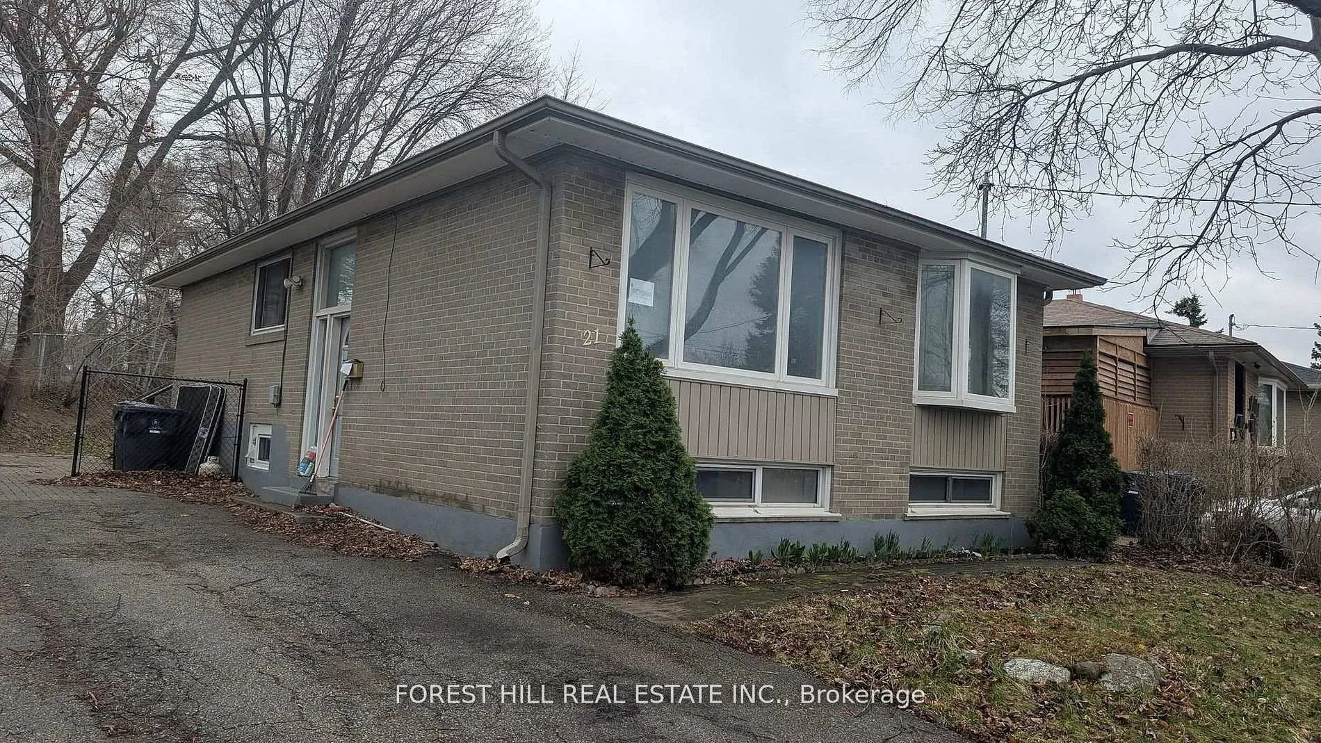 Photo 4 of 21 Caulfield Road, Etobicoke, Elms-Old Rexdale — HOMEH