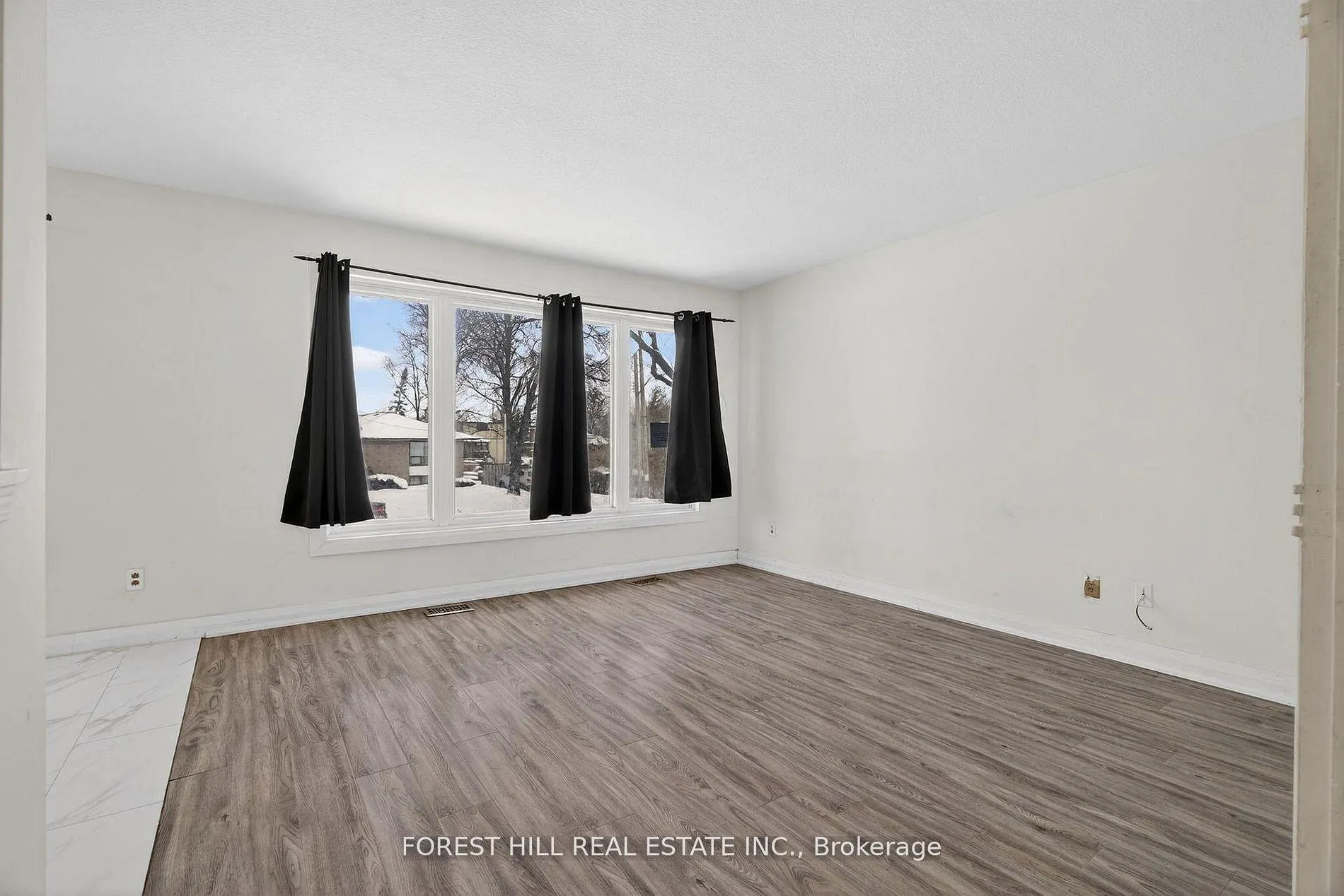 Photo 5 of 21 Caulfield Road, Etobicoke, Elms-Old Rexdale — HOMEH
