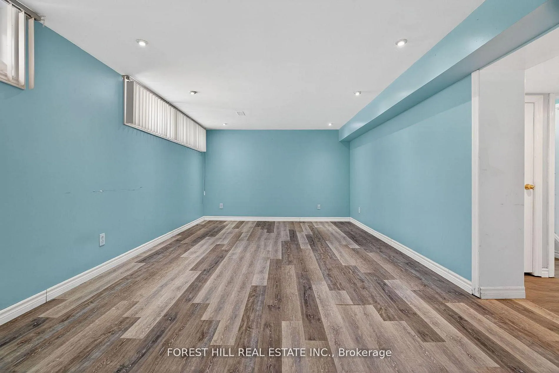 Photo 16 of 21 Caulfield Road, Etobicoke, Elms-Old Rexdale — HOMEH