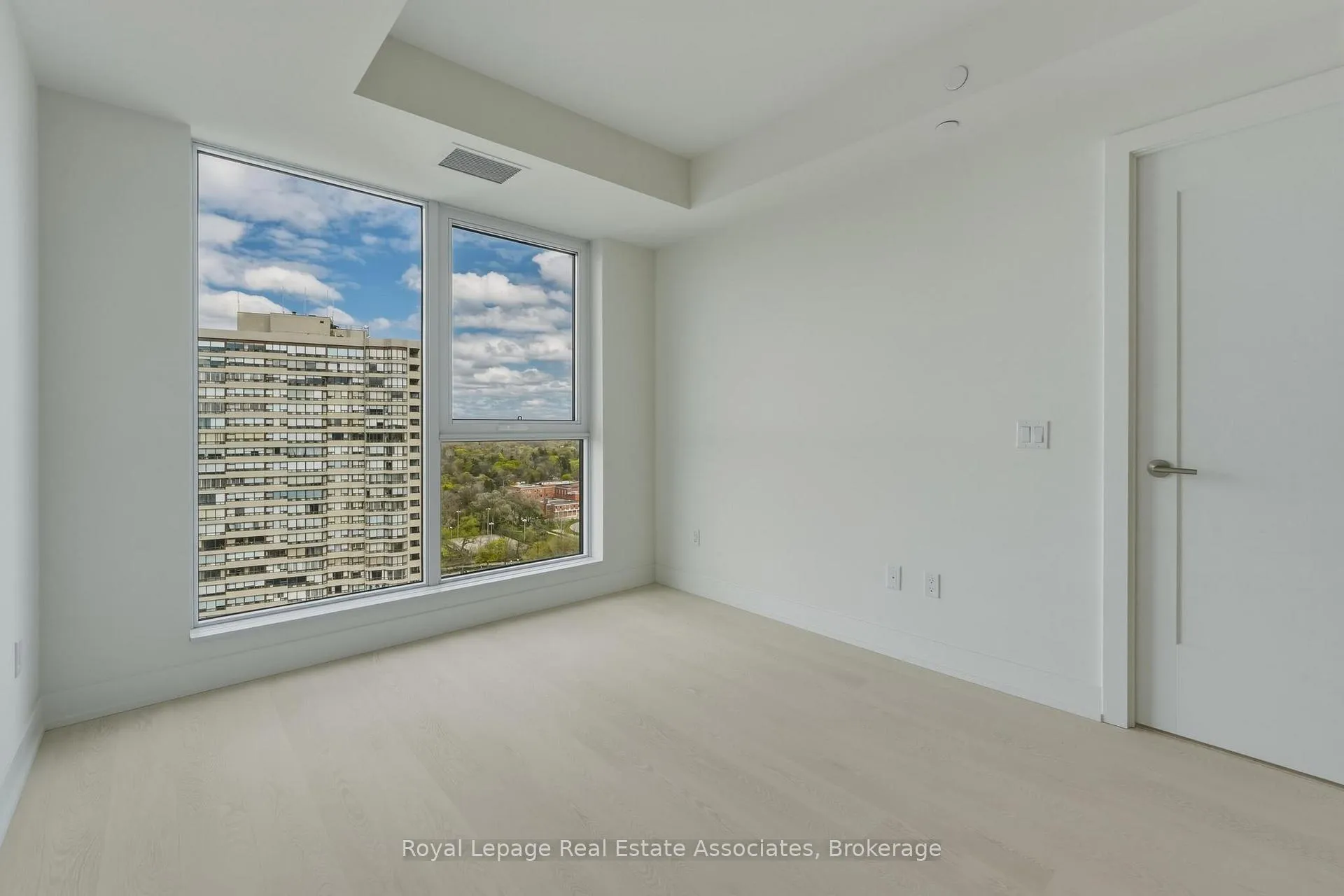 Photo 7 of Unit 1914, 25 Cordova Avenue, Etobicoke, Islington-City Centre West — HOMEH