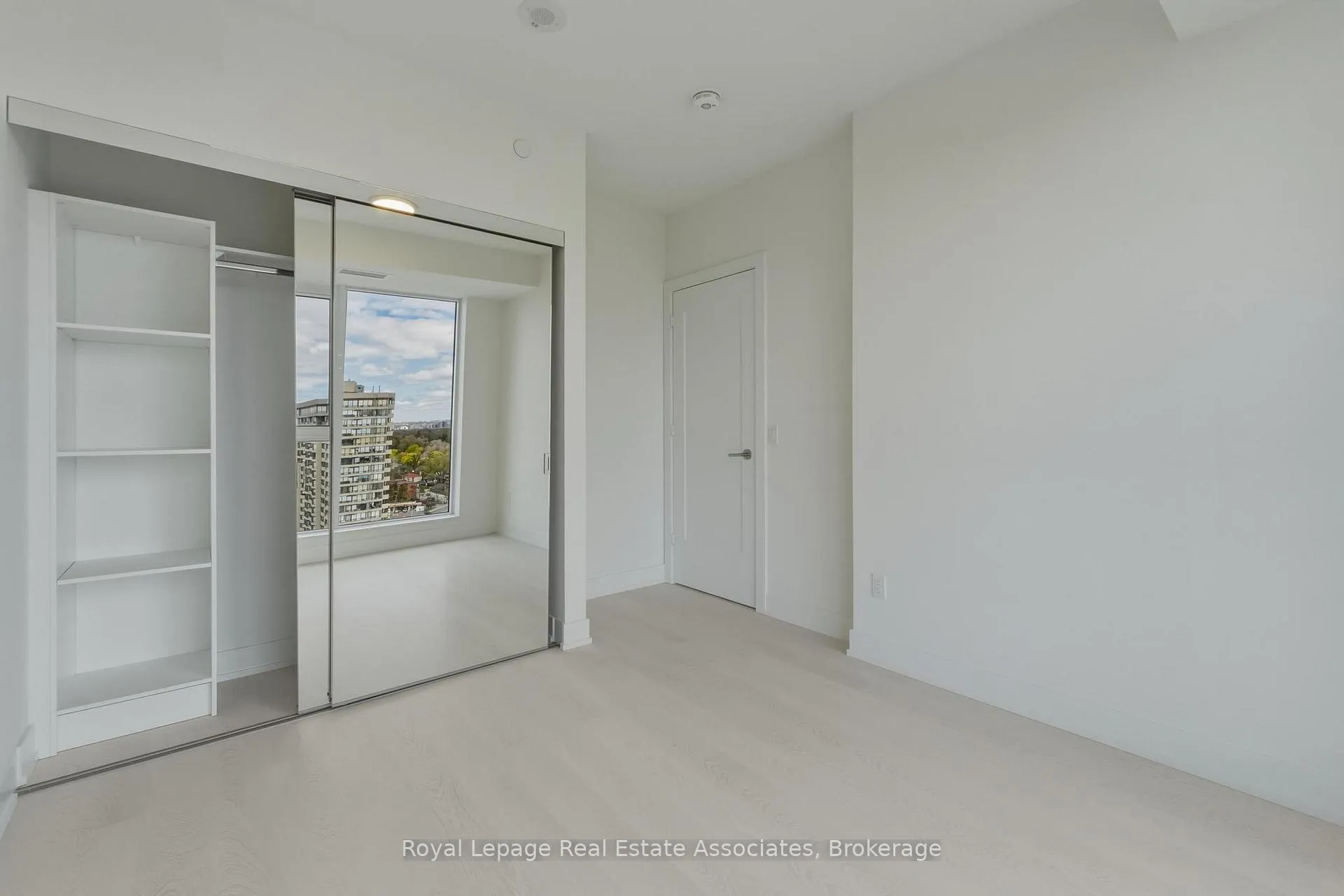 Photo 11 of Unit 1914, 25 Cordova Avenue, Etobicoke, Islington-City Centre West — HOMEH