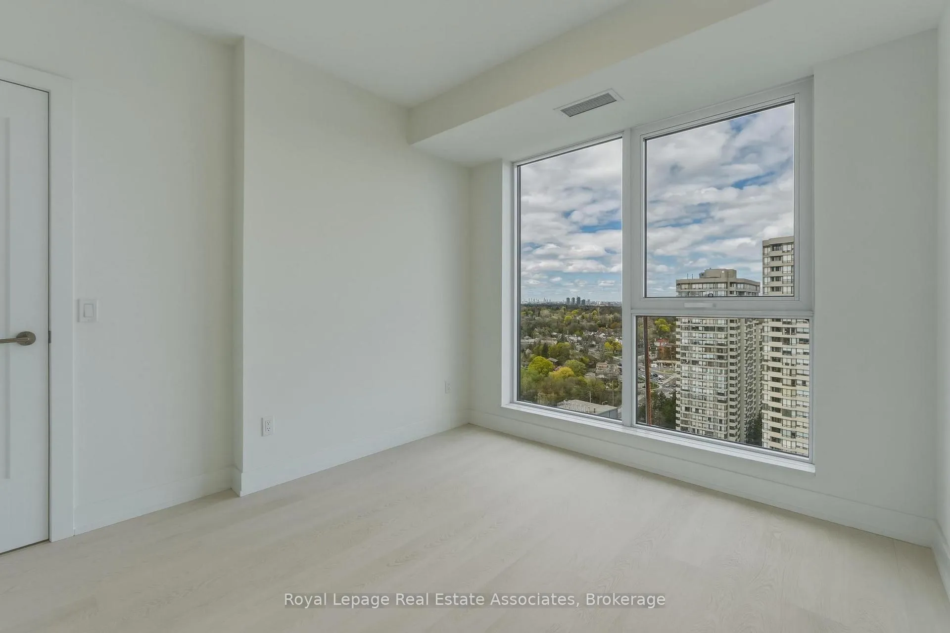Photo 12 of Unit 1914, 25 Cordova Avenue, Etobicoke, Islington-City Centre West — HOMEH