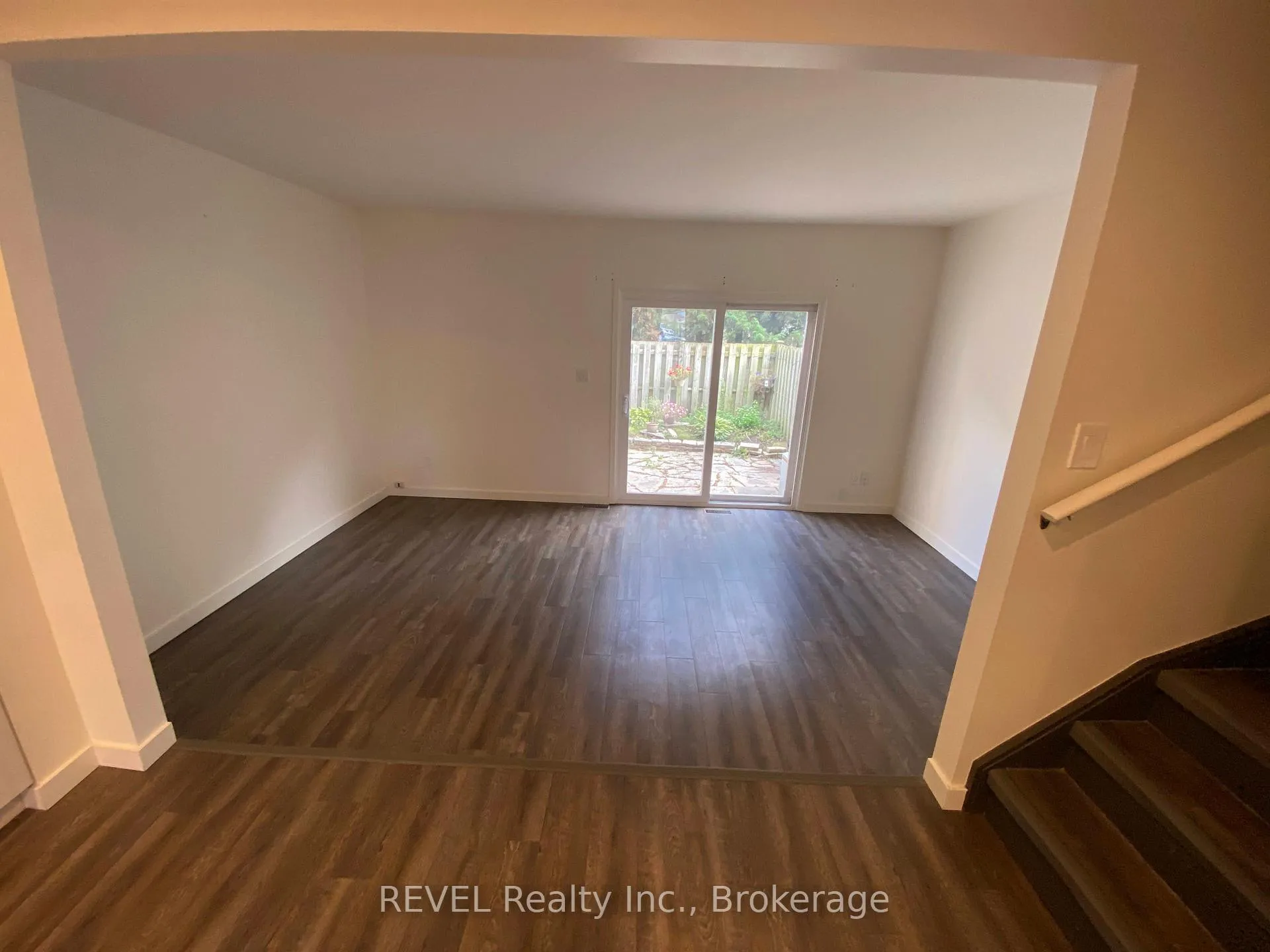 Photo 3 of Unit 22, 5815 Swayze Drive, Niagara Falls, Church's Lane — HOMEH