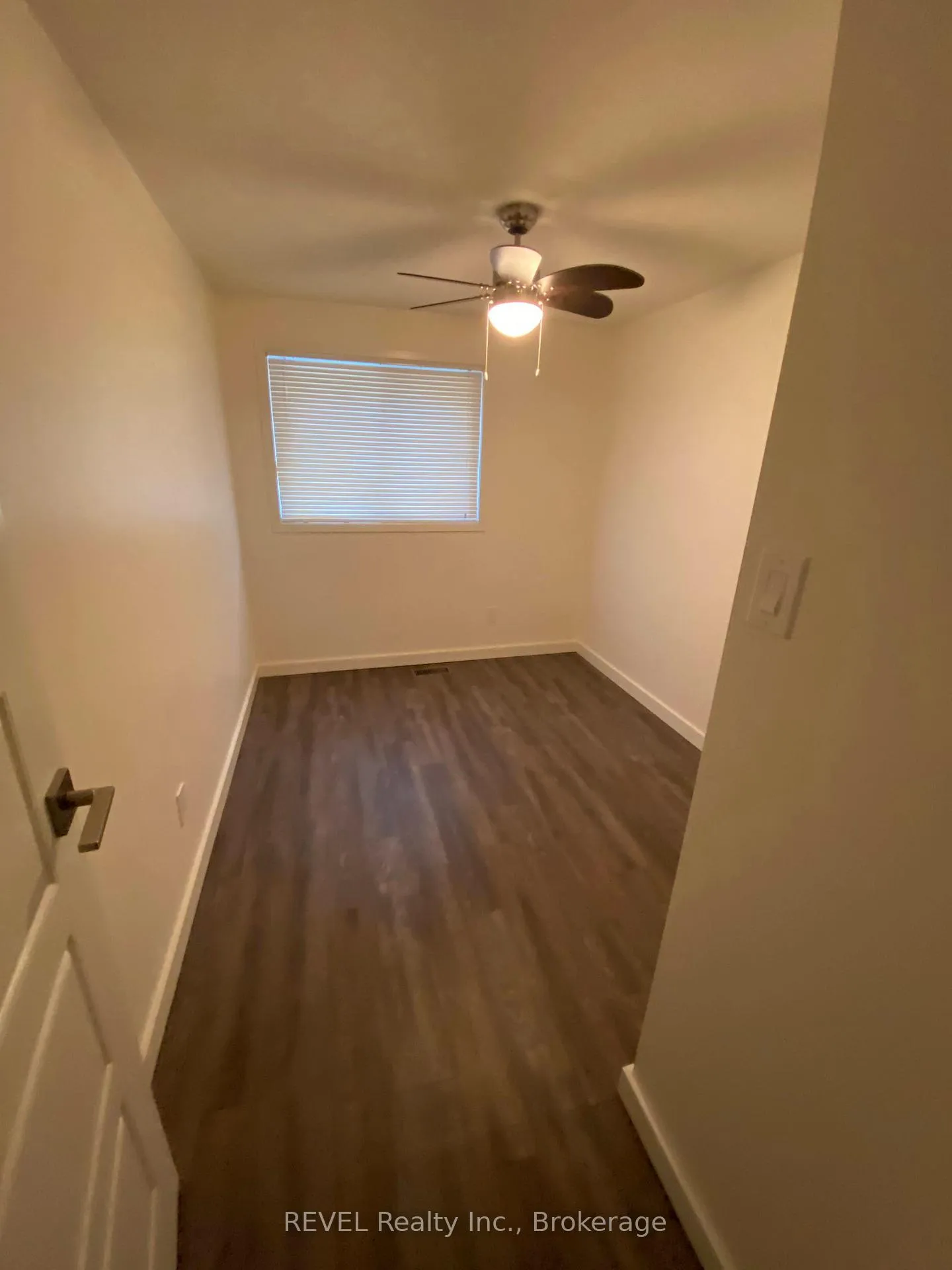 Photo 5 of Unit 22, 5815 Swayze Drive, Niagara Falls, Church's Lane — HOMEH