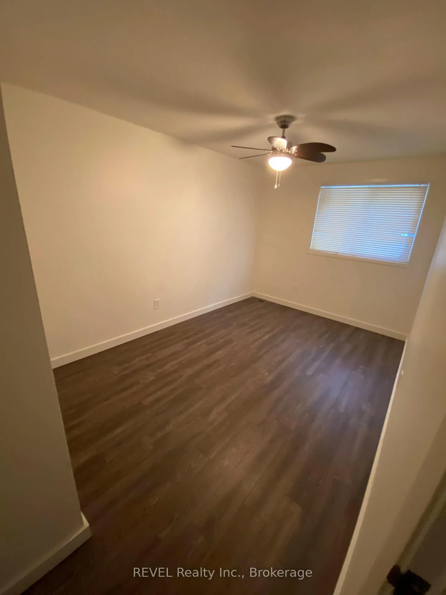 Photo 6 of Unit 22, 5815 Swayze Drive, Niagara Falls, Church's Lane — HOMEH