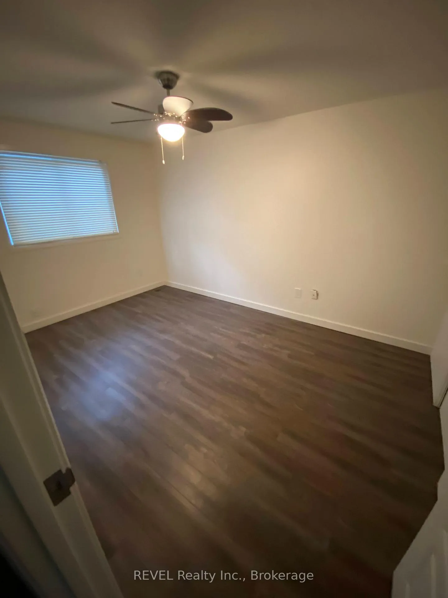 Photo 7 of Unit 22, 5815 Swayze Drive, Niagara Falls, Church's Lane — HOMEH