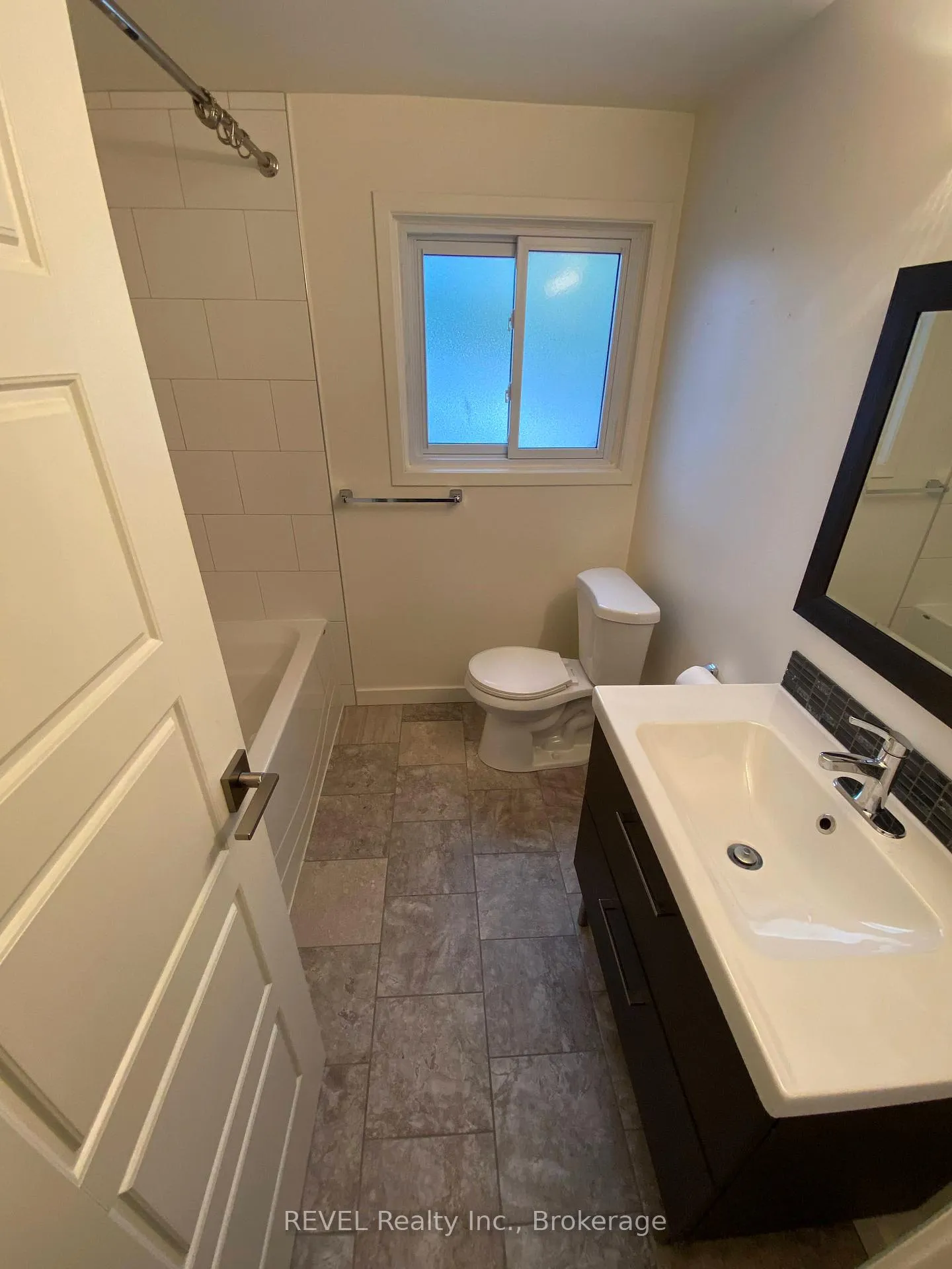 Photo 9 of Unit 22, 5815 Swayze Drive, Niagara Falls, Church's Lane — HOMEH