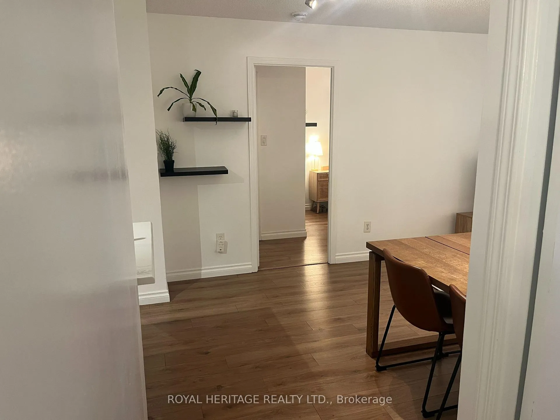 Photo 12 of Unit 211, 188 Redpath Avenue, Toronto, Mount Pleasant West — HOMEH