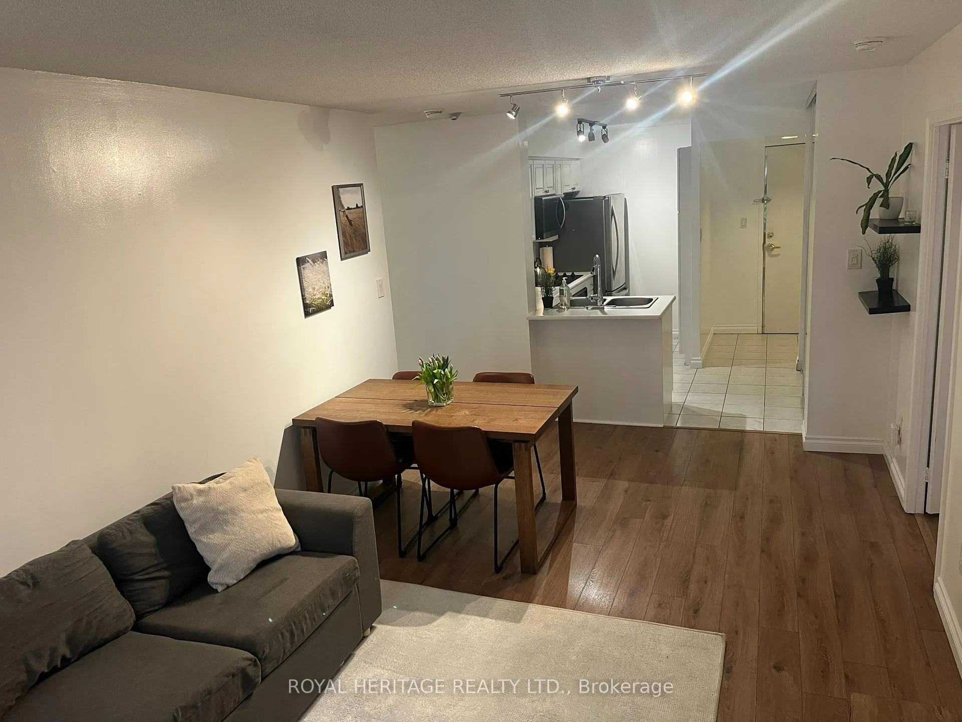 Photo 15 of Unit 211, 188 Redpath Avenue, Toronto, Mount Pleasant West — HOMEH