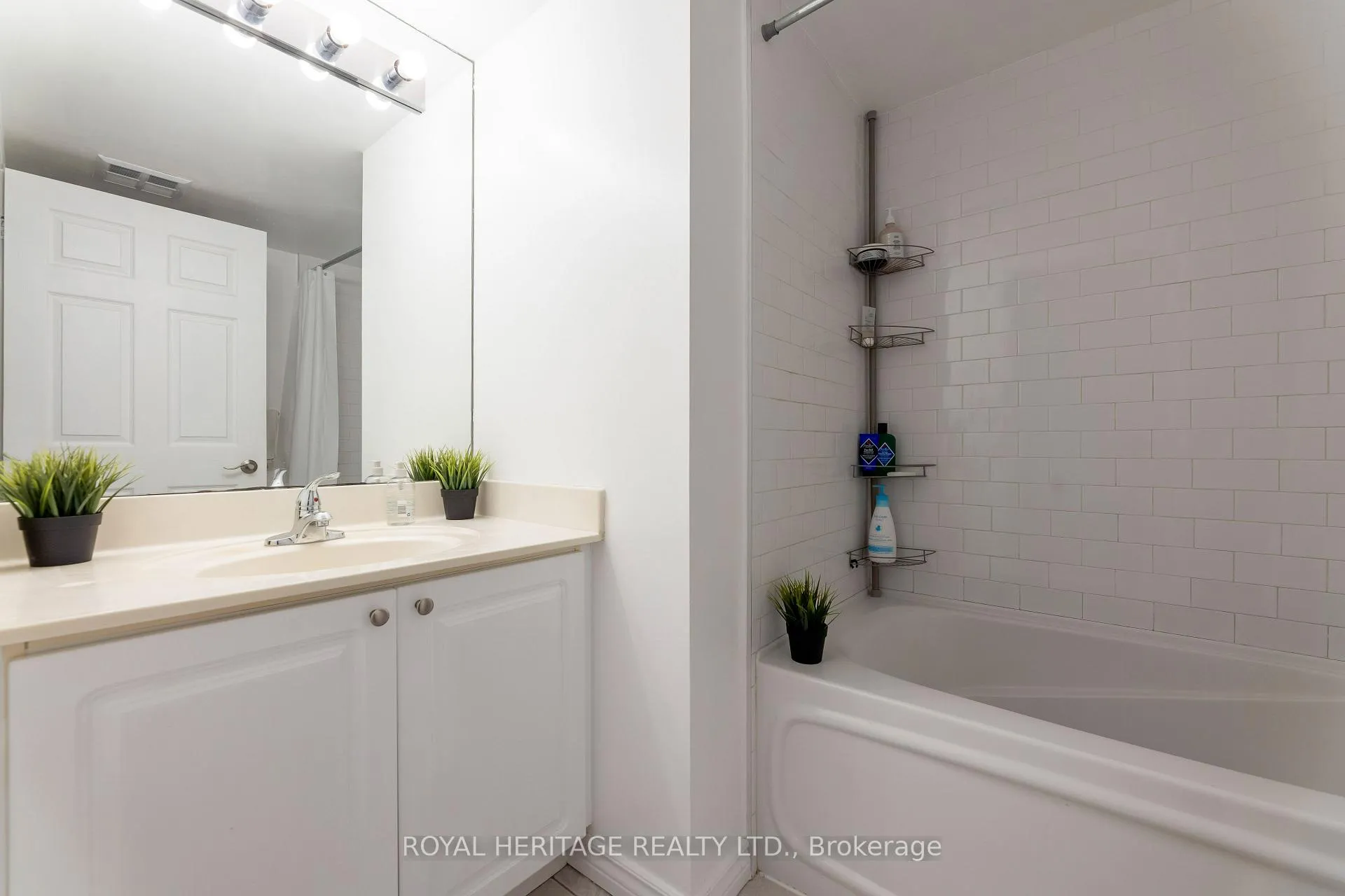 Photo 23 of Unit 211, 188 Redpath Avenue, Toronto, Mount Pleasant West — HOMEH
