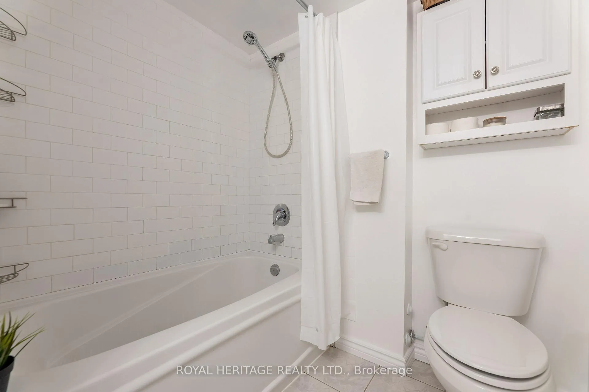 Photo 24 of Unit 211, 188 Redpath Avenue, Toronto, Mount Pleasant West — HOMEH