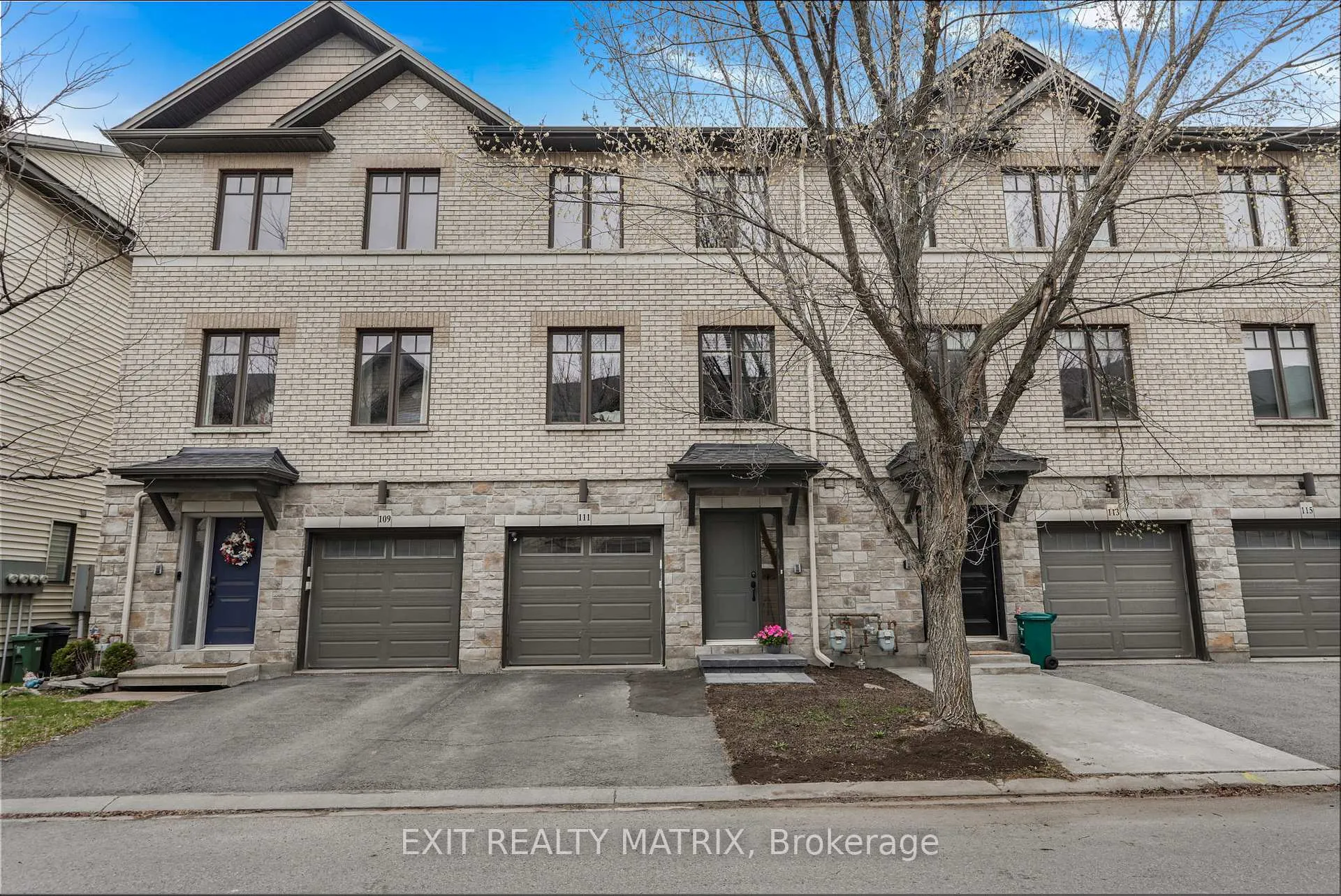 Photo 1 of 111 Brilia Private, Ottawa, Beacon Hill South — HOMEH