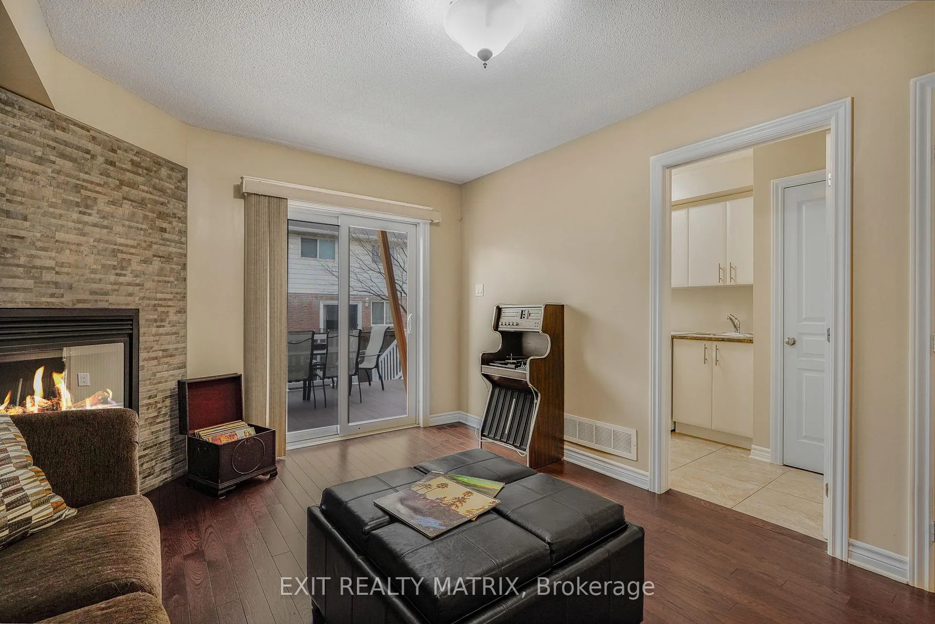 Photo 5 of 111 Brilia Private, Ottawa, Beacon Hill South — HOMEH