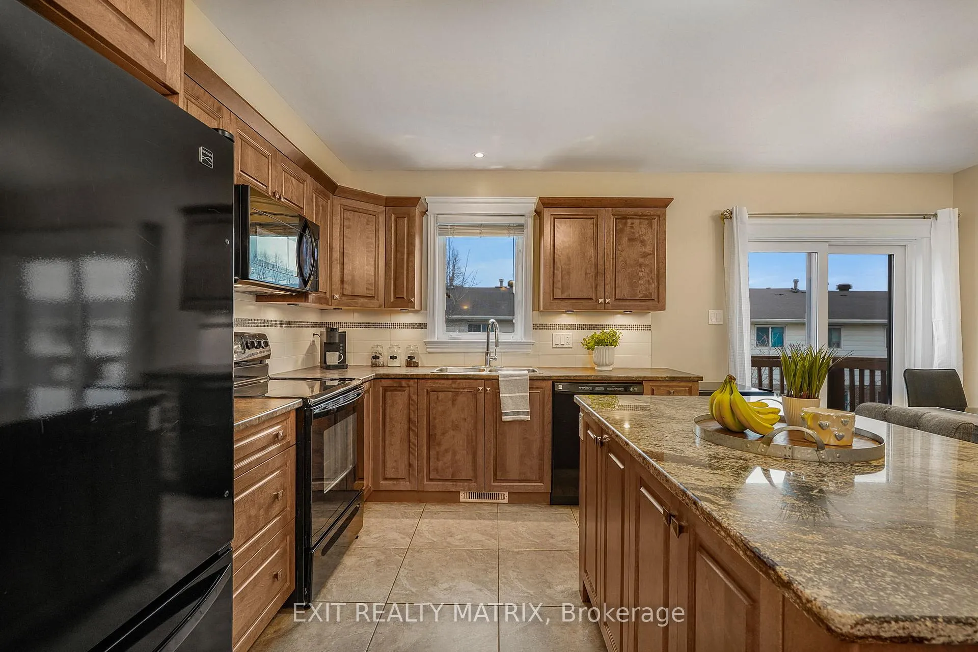 Photo 11 of 111 Brilia Private, Ottawa, Beacon Hill South — HOMEH