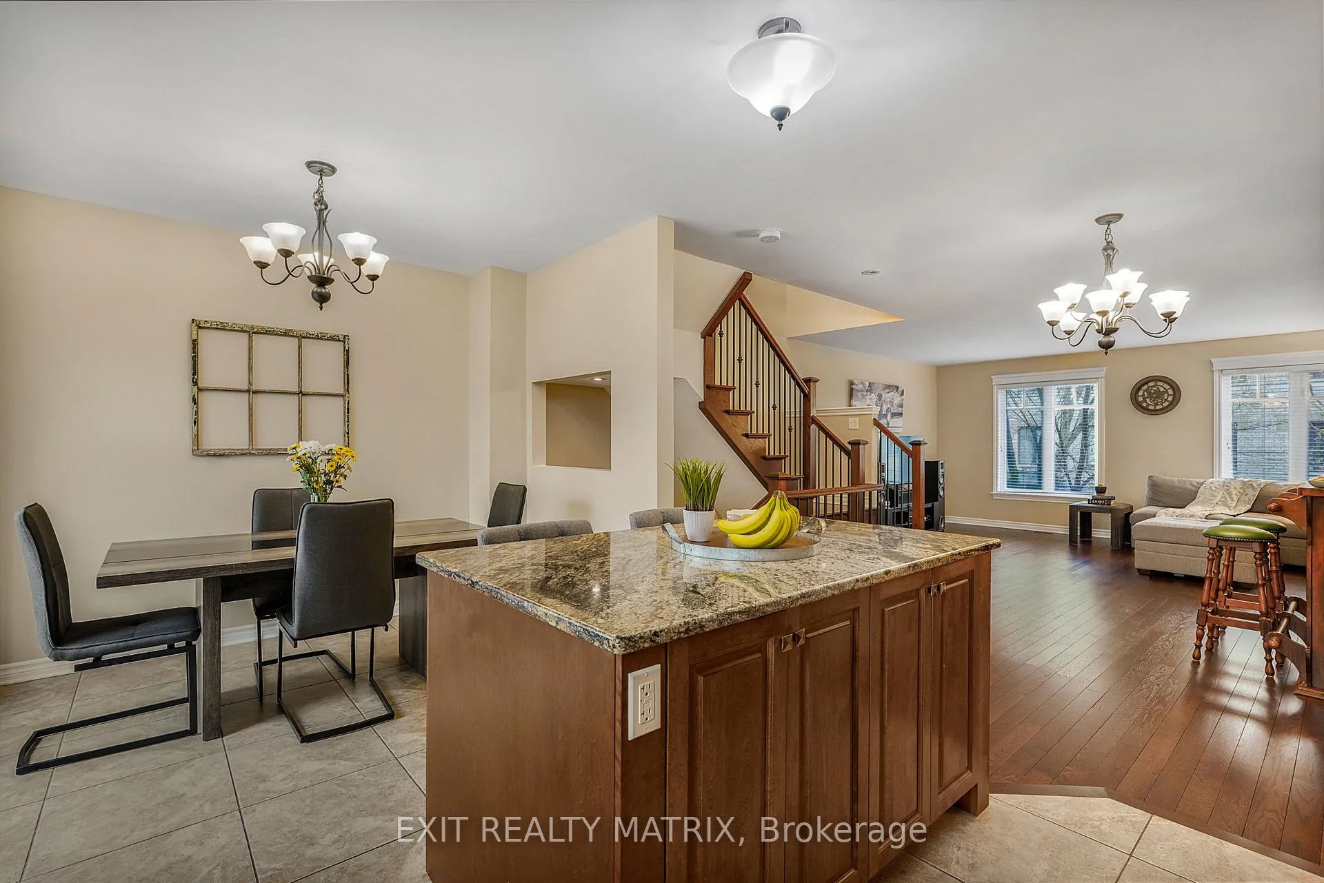 Photo 13 of 111 Brilia Private, Ottawa, Beacon Hill South — HOMEH