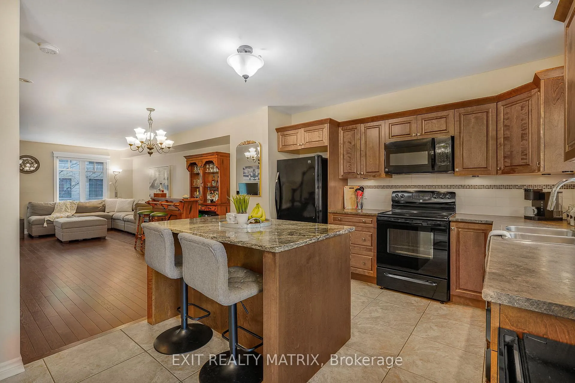 Photo 14 of 111 Brilia Private, Ottawa, Beacon Hill South — HOMEH