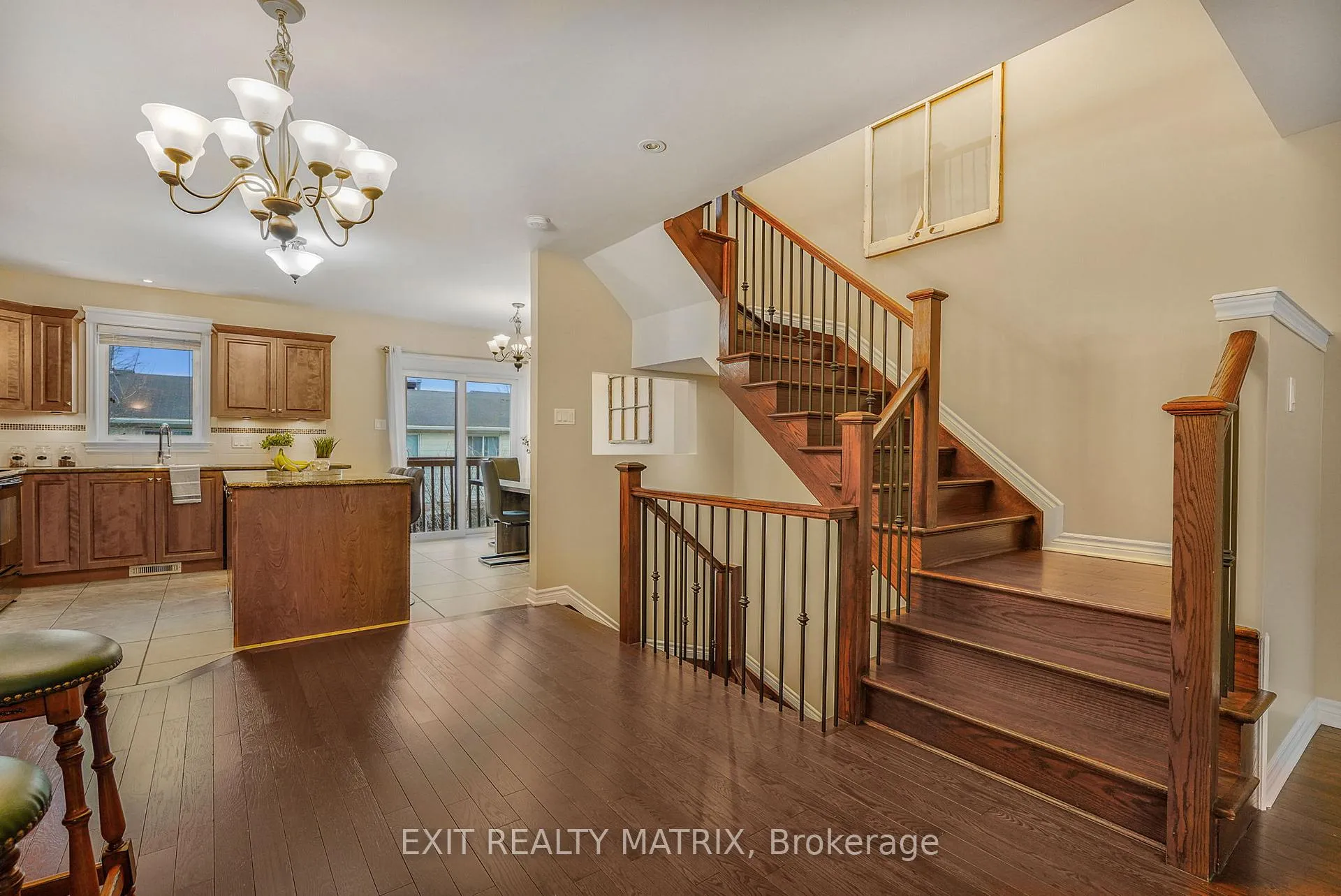 Photo 17 of 111 Brilia Private, Ottawa, Beacon Hill South — HOMEH