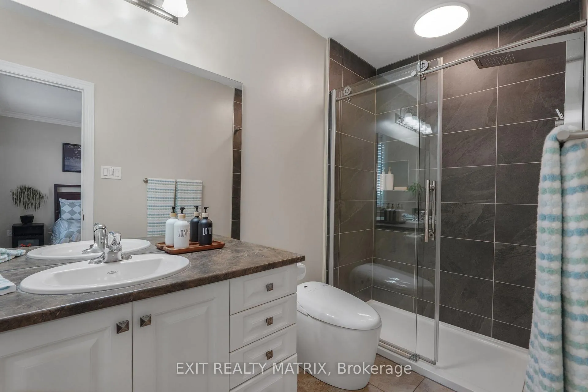 Photo 24 of 111 Brilia Private, Ottawa, Beacon Hill South — HOMEH