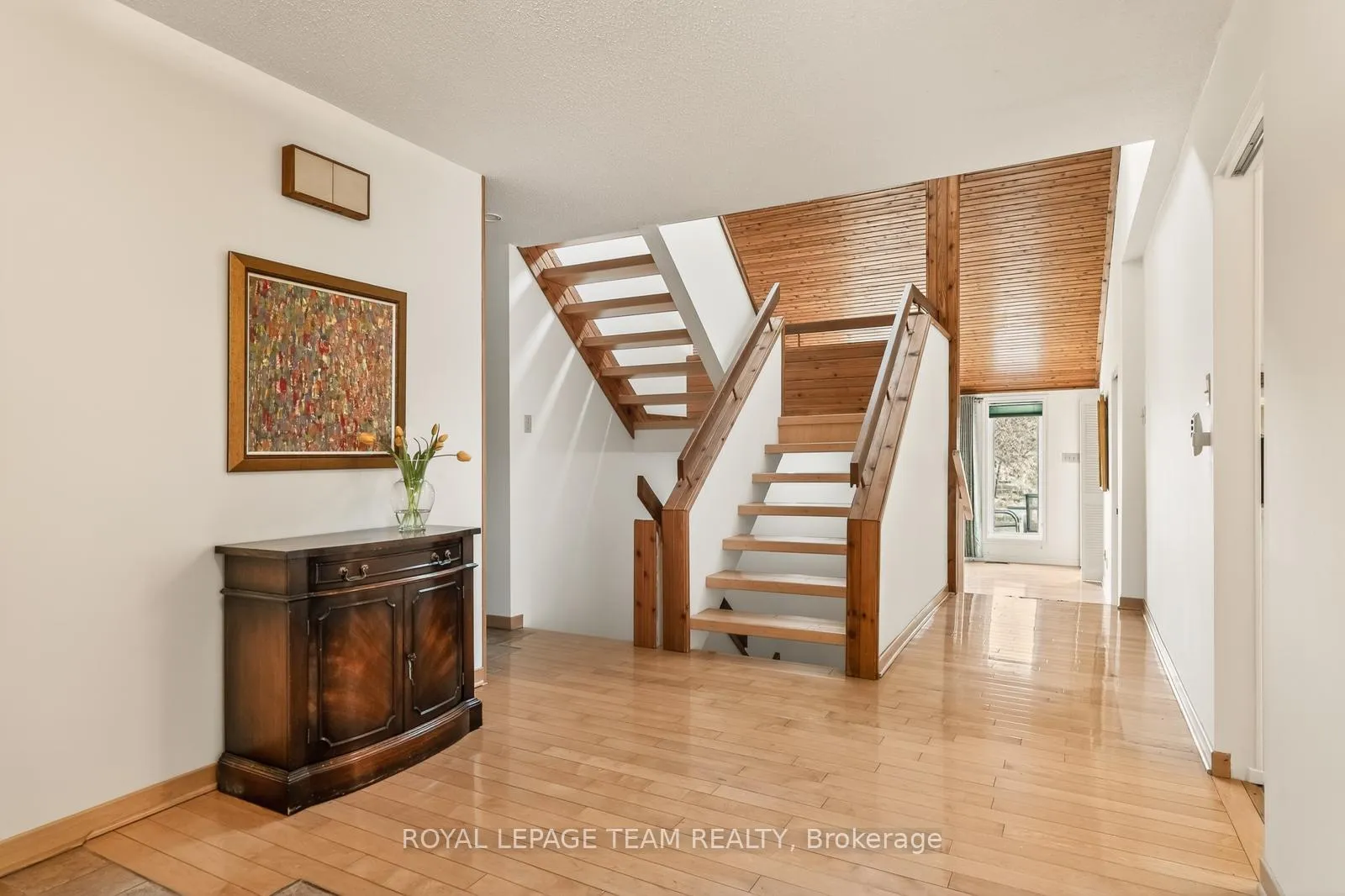 Photo 2 of 3124 Quesnel Drive, Ottawa, Mooneys Bay/Revelstoke — HOMEH