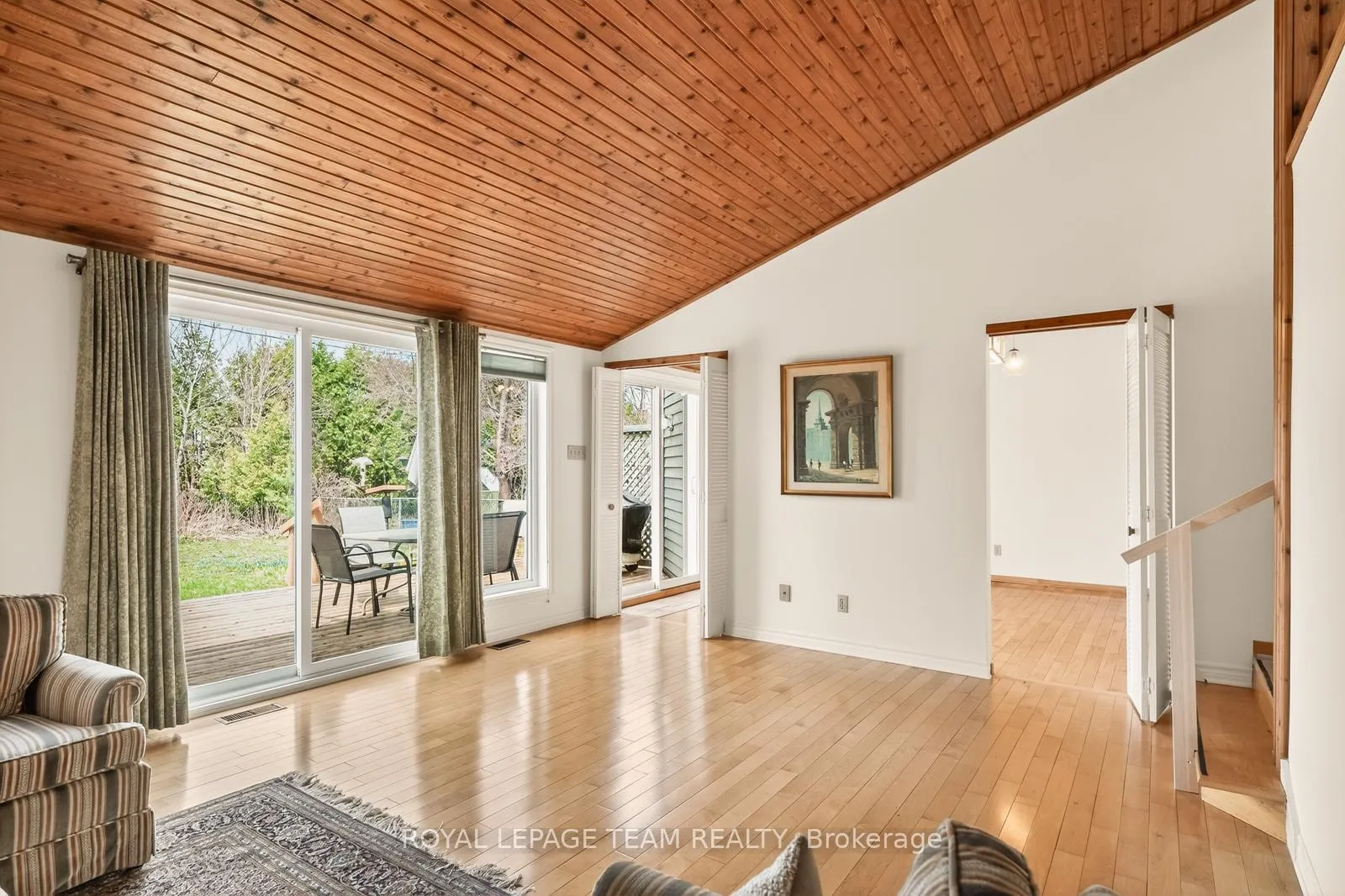 Photo 5 of 3124 Quesnel Drive, Ottawa, Mooneys Bay/Revelstoke — HOMEH